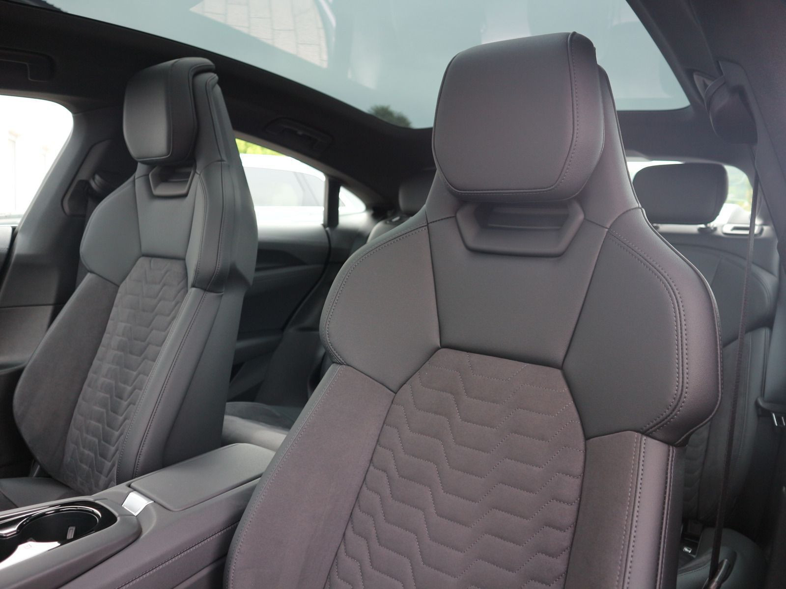 Fahrzeugabbildung Audi e-tron GT quattro RFK*PANO*HUD*B&O*CARPLAY