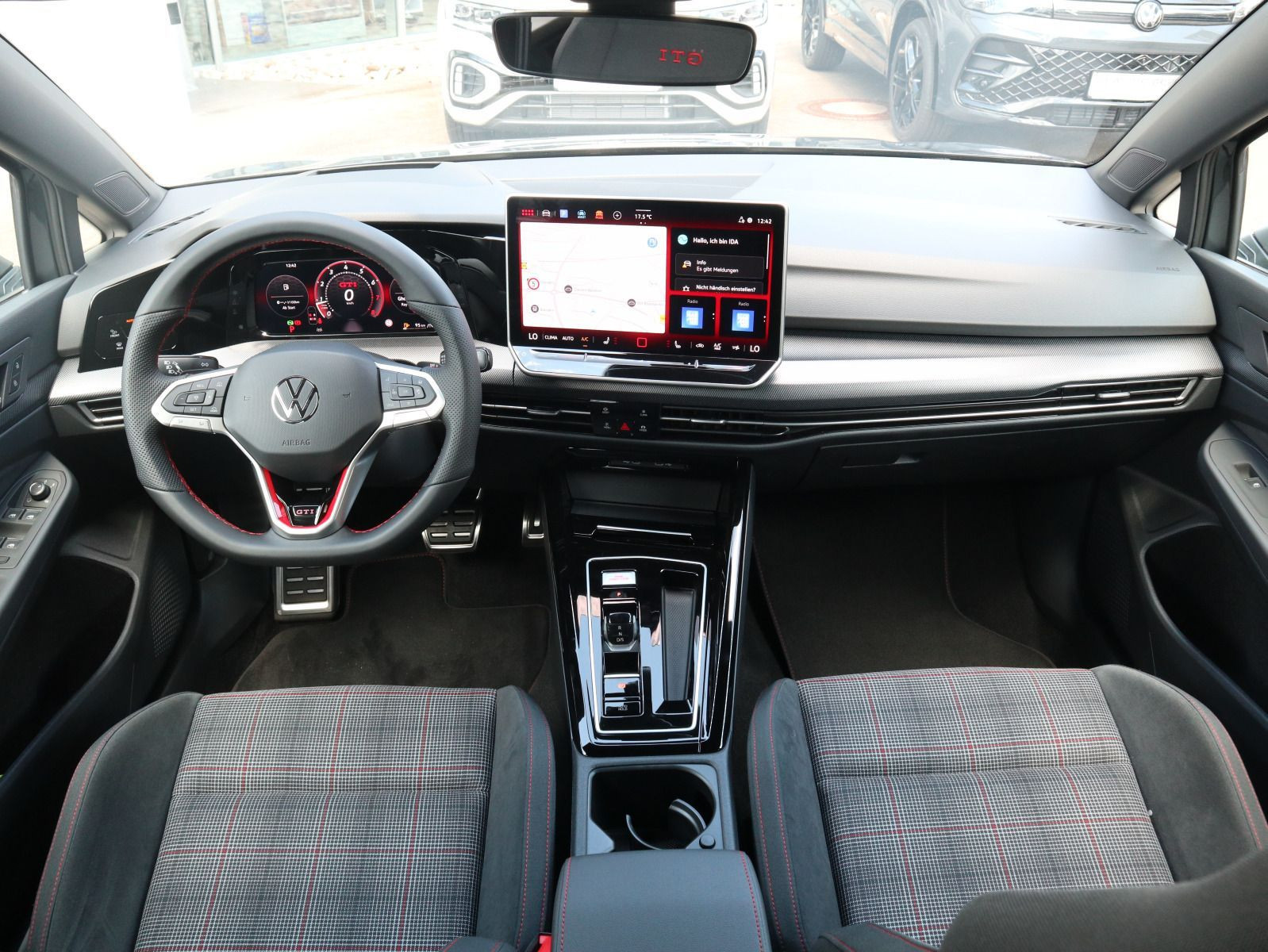 Fahrzeugabbildung Volkswagen Golf GTI 2,0 TSI OPF (265 PS) DSG *AHK*DCC*BLACKSTYLE*