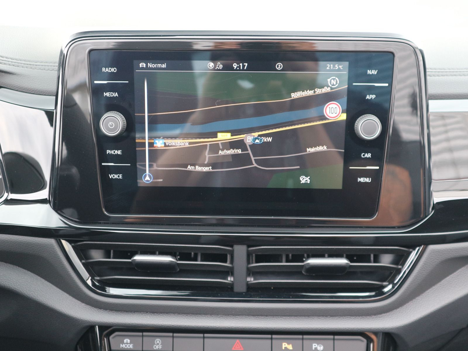Fahrzeugabbildung Volkswagen T-Roc Cabriolet R-Line 1.5 TSI OPF (150 PS) DSG *AHK*NAVI*BLACKSTYLE*