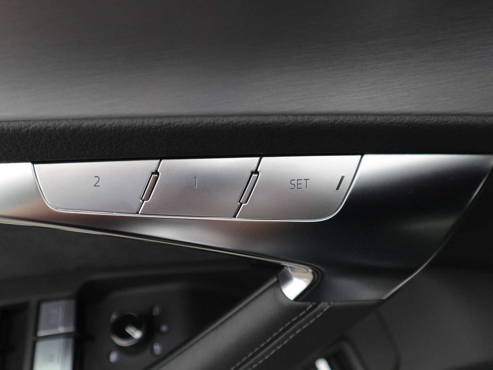 Fahrzeugabbildung Audi RS 6 Avant 4.0 TFSI quattro PANO*RFK*HUD*B&O*CARPLAY