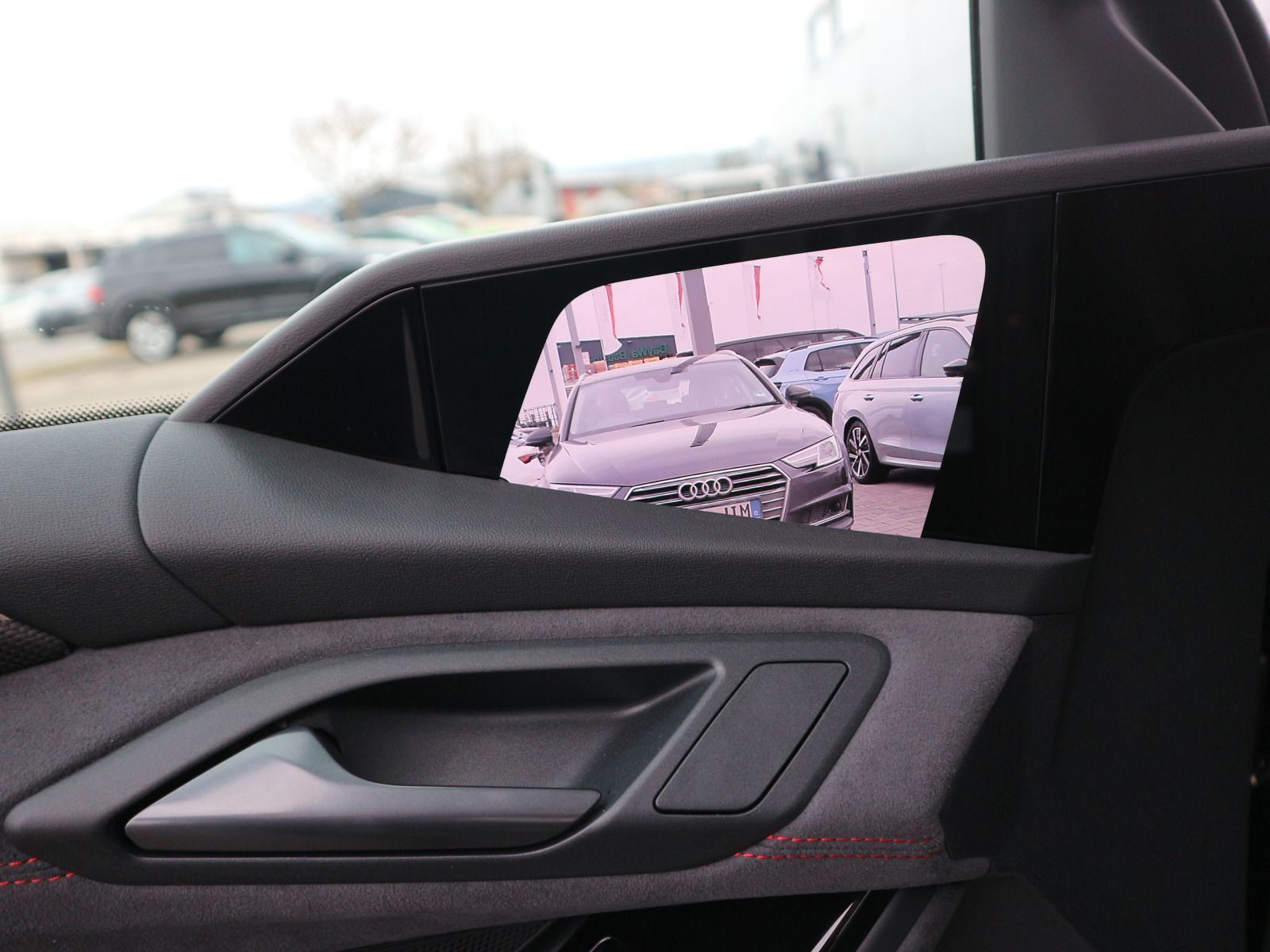 Fahrzeugabbildung Audi S6 Avant e-tron 370 kW *B&O*EXPERIENCE PRO*TECH PRO*