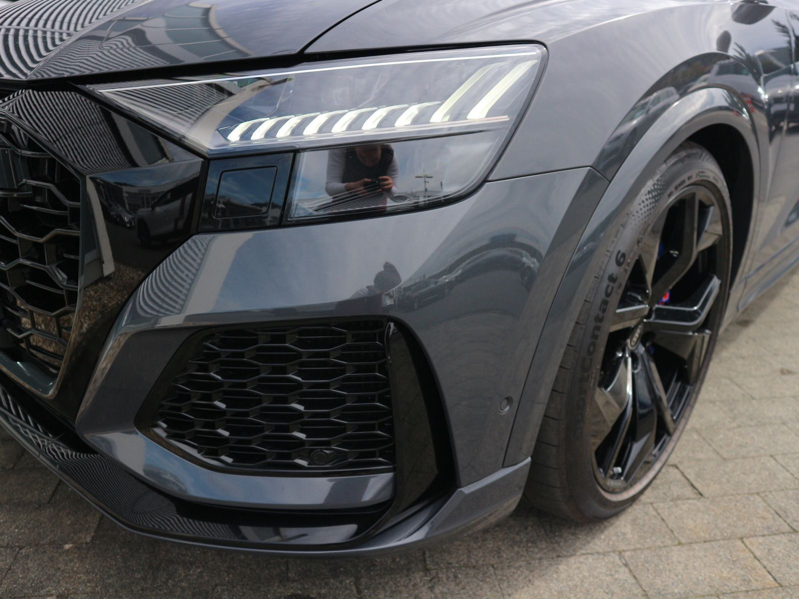 Fahrzeugabbildung Audi RS Q8 4.0 TFSI quattro 305KM/H*RS-SPORTAGA*PANO