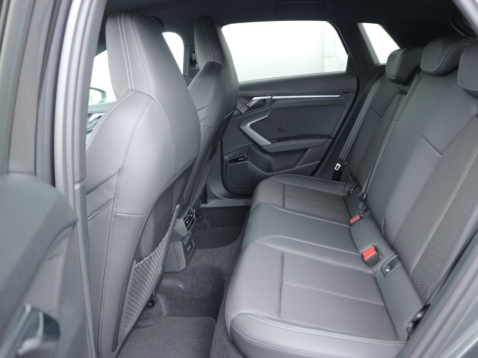 Fahrzeugabbildung Audi A3 Sportback S line TFSI S tronic*ACC*MATRIX*AHK*