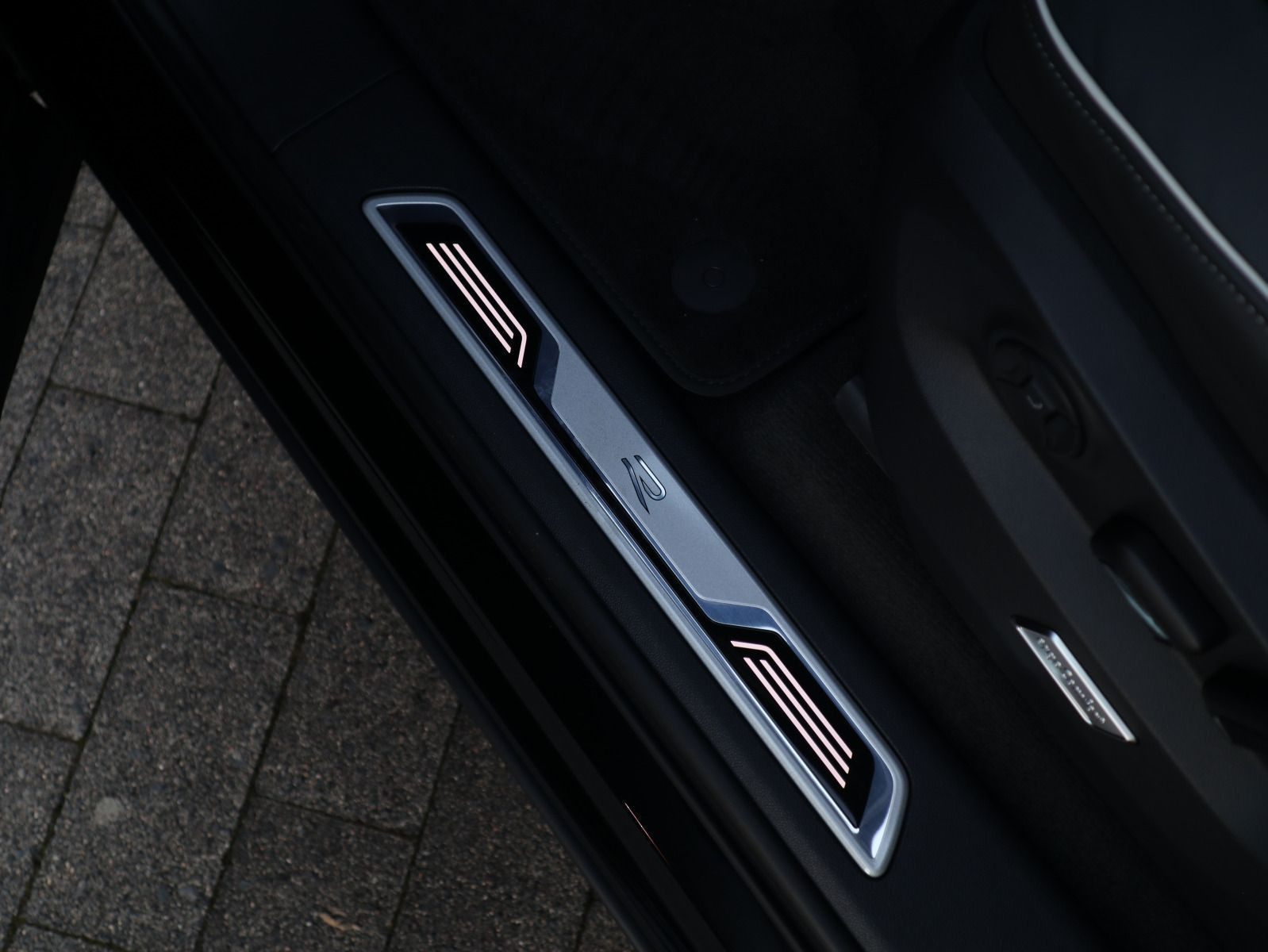 Fahrzeugabbildung Volkswagen Touareg R-Line V6 TDI SCR 4MOTION 210 kW (286 PS) - 8-Gang-Automatik (Tiptronic)