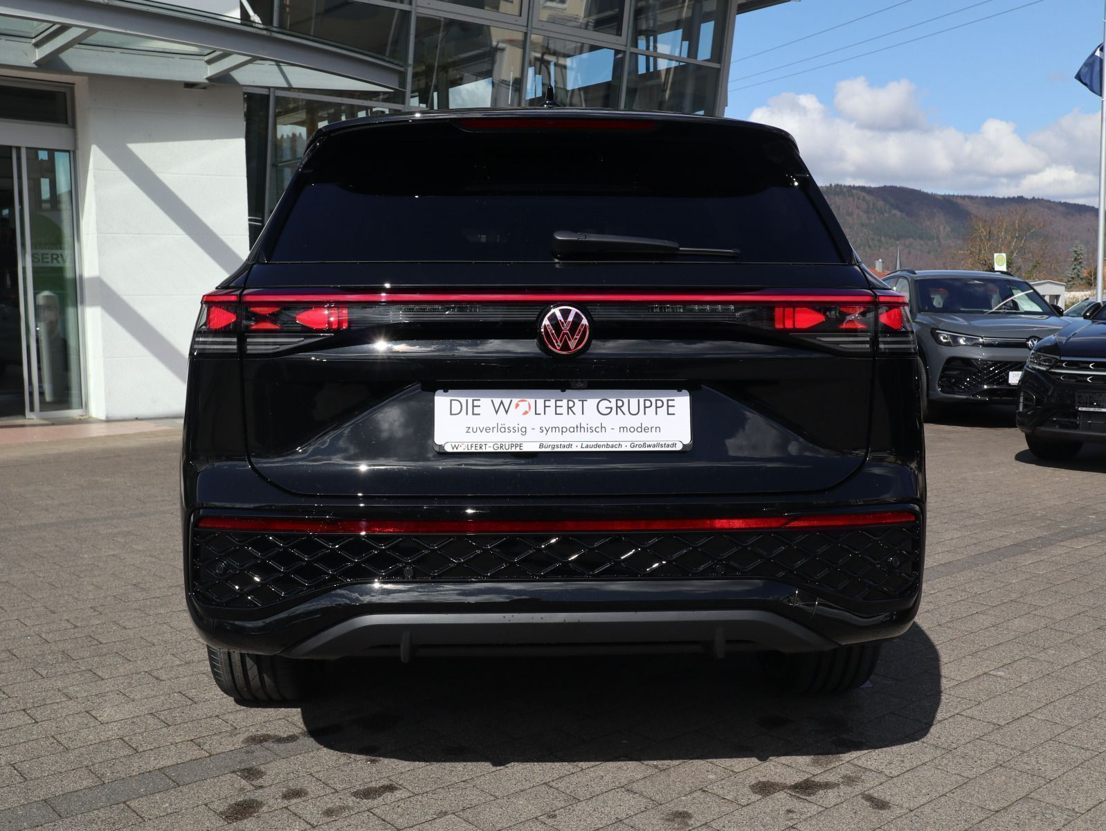 Fahrzeugabbildung Volkswagen Tayron R-Line 2,0 TDI SCR 4MOTION (193 PS) DSG *AHK*PANORAMA*7-SITZER*LEDER*STHZ