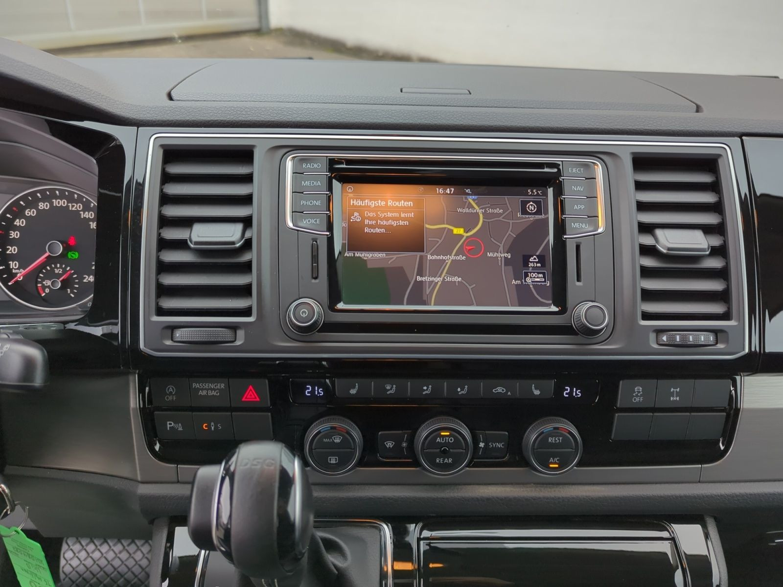 Fahrzeugabbildung Volkswagen T6 Multivan 2.0TDI DSG 4Motion Generation Six+NAVI+KAMERA+DCC+ACC