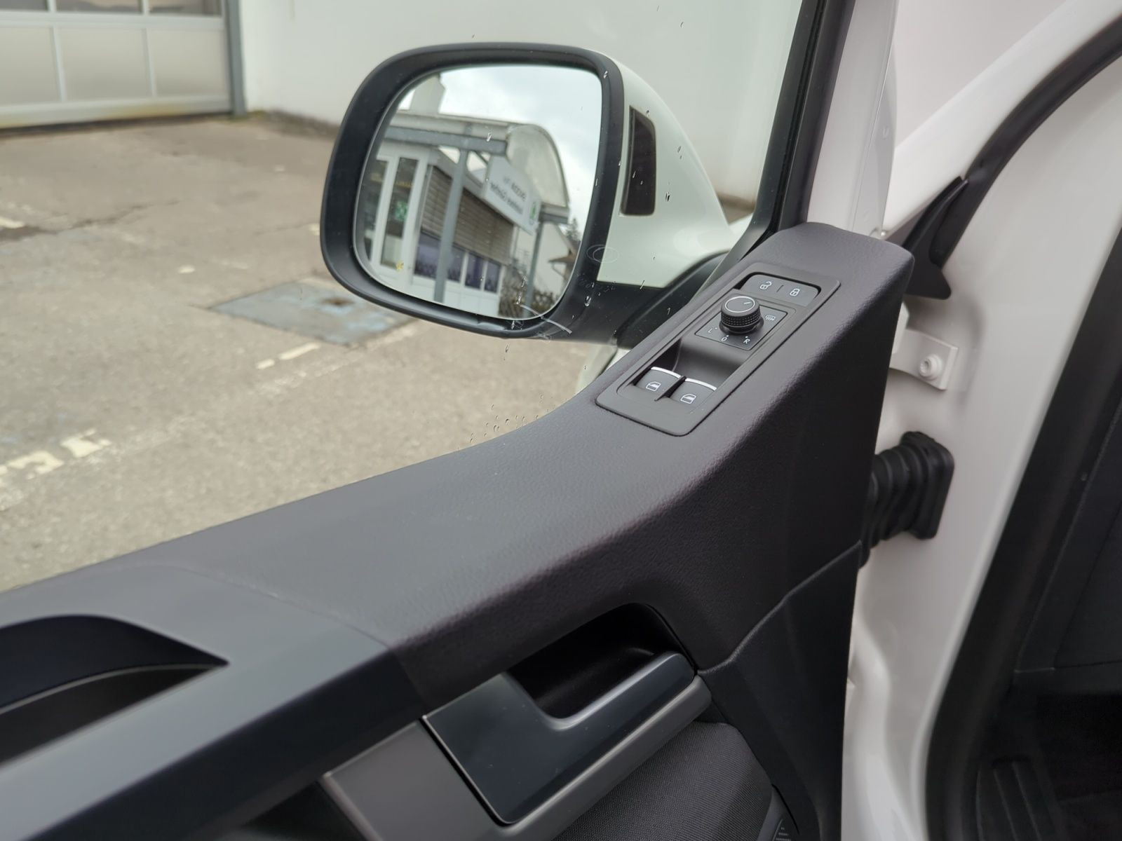 Fahrzeugabbildung Volkswagen T6 Multivan 2.0TDI DSG 4Motion Generation Six+NAVI+KAMERA+DCC+ACC