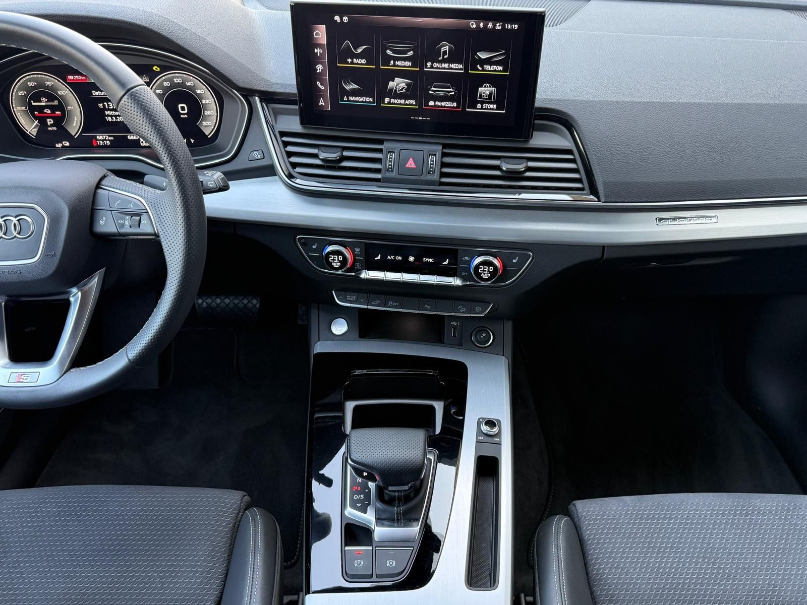 Fahrzeugabbildung Audi Q5 50 TFSIe S LINE QUATTRO+WINTERRÄDER+B&O+AHK+