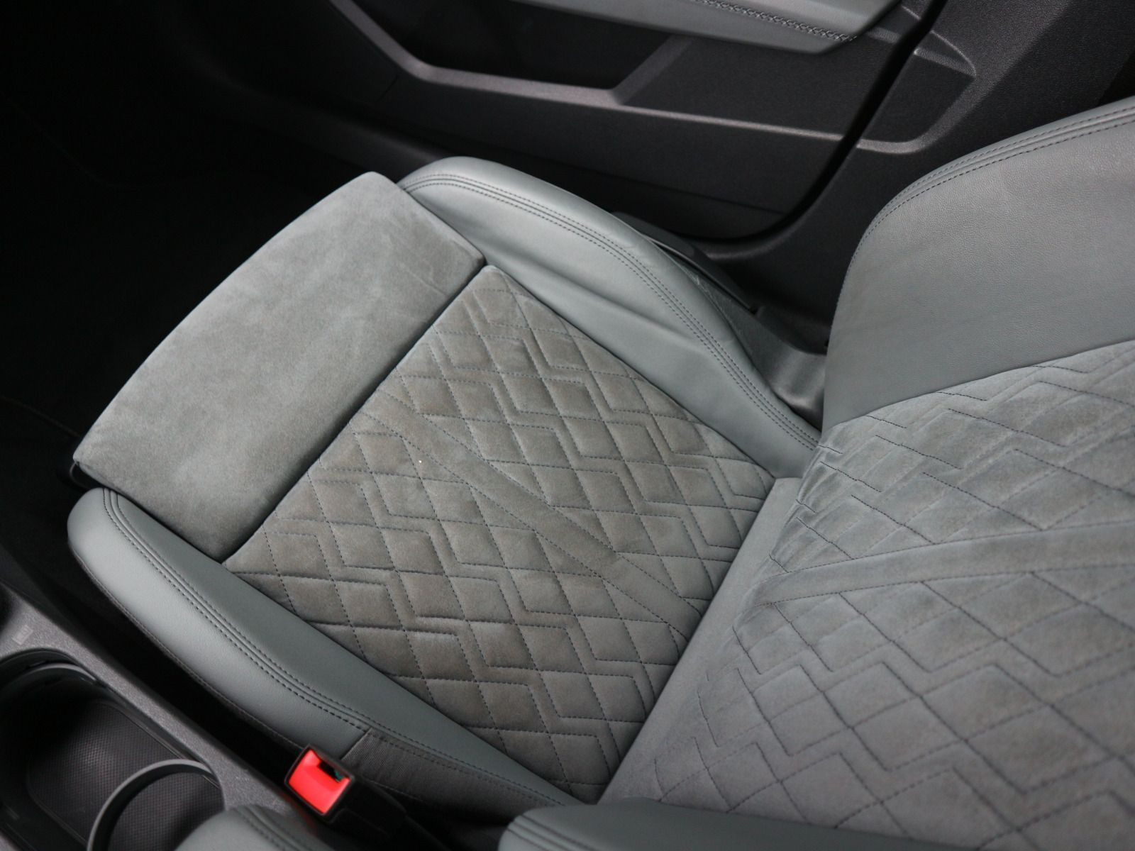 Fahrzeugabbildung Audi A3 Sportback Advanced 40 TFSI e 0,5%*B&O*CARPLAY*LED