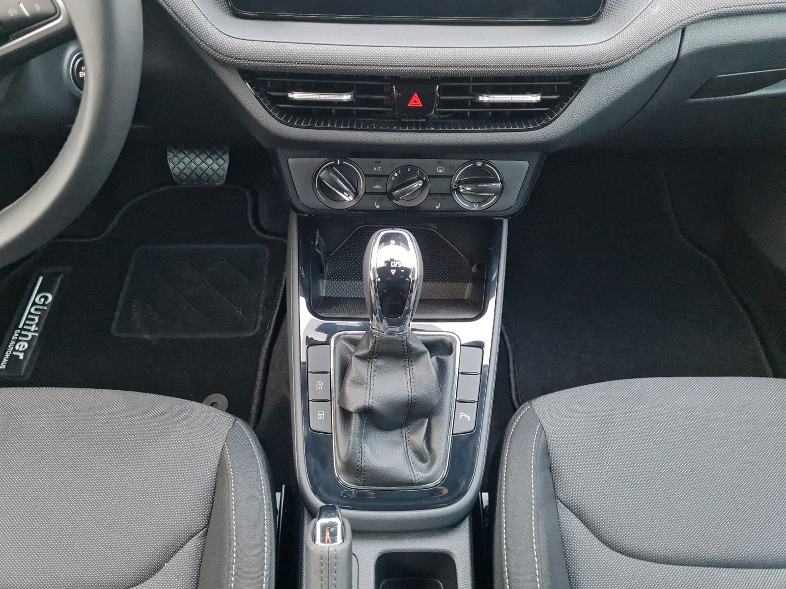 Fahrzeugabbildung SKODA Fabia Selection 1.0 TSI 85 kW DSG +KESSY+PDC+SHZ