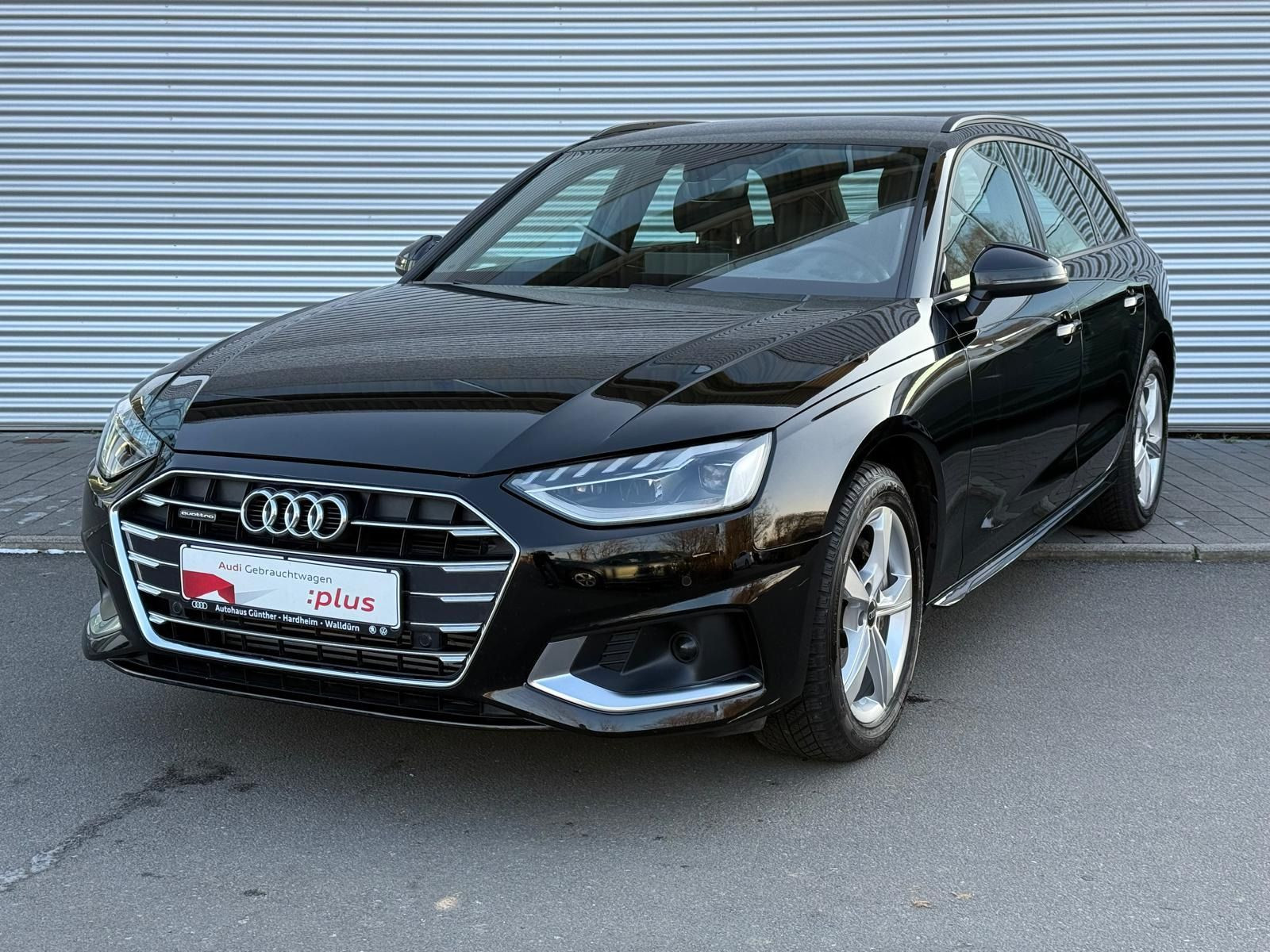 Fahrzeugabbildung Audi A4 Avant 40 TFSI Advanced QUATTRO+KAMERA+ACC+LED