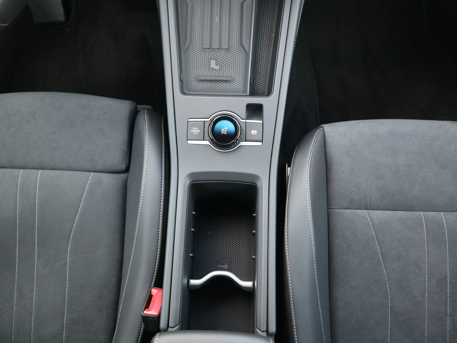 Fahrzeugabbildung Volkswagen T-Roc Style 1.5 eTSI OPF (116 PS) DSG *AHK*WINTERRÄDER*NAVI*NEUES MODELL*