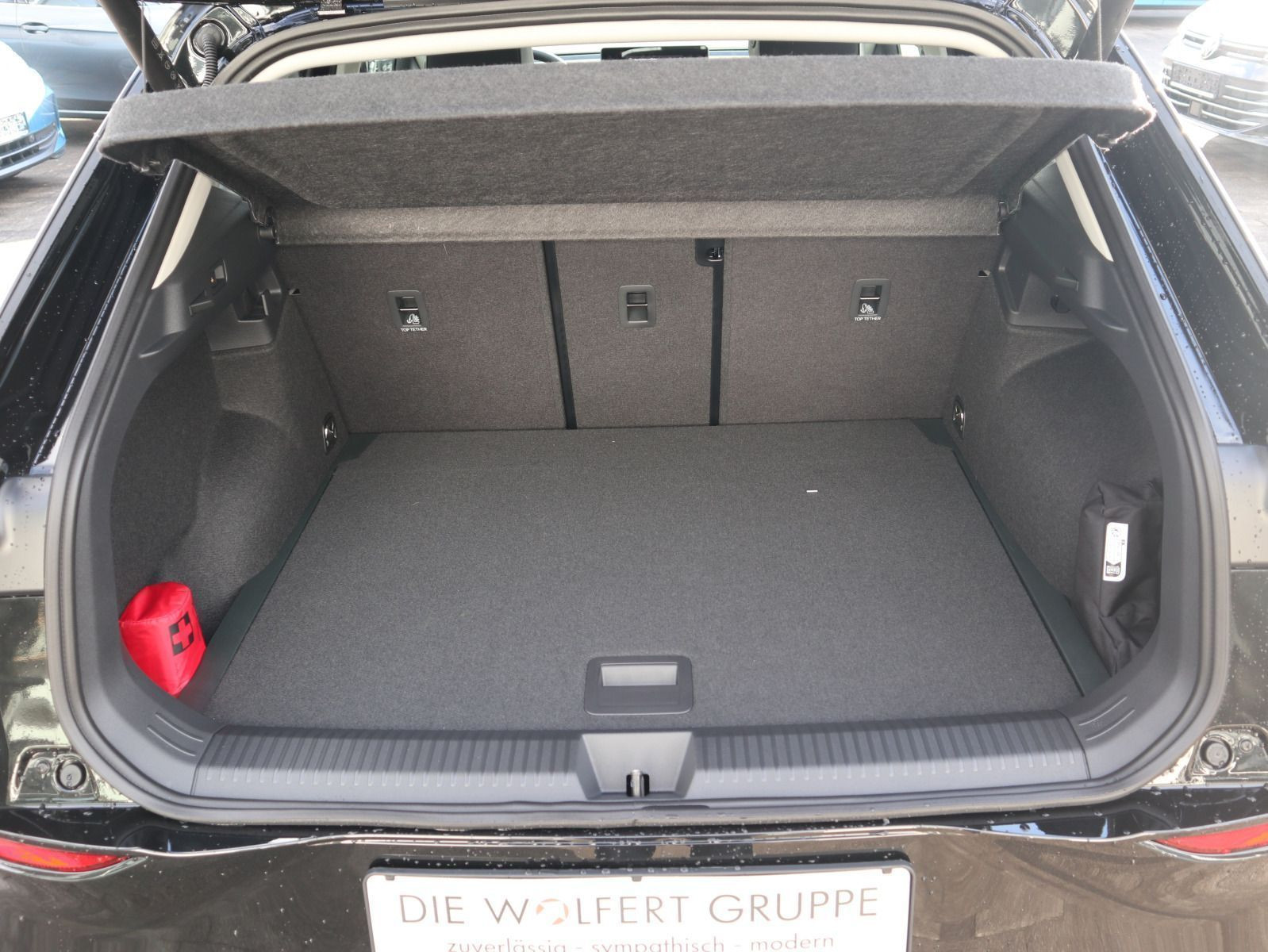 Fahrzeugabbildung Volkswagen T-Roc Style 1.5 eTSI OPF (116 PS) DSG *AHK*WINTERRÄDER*NAVI*NEUES MODELL*