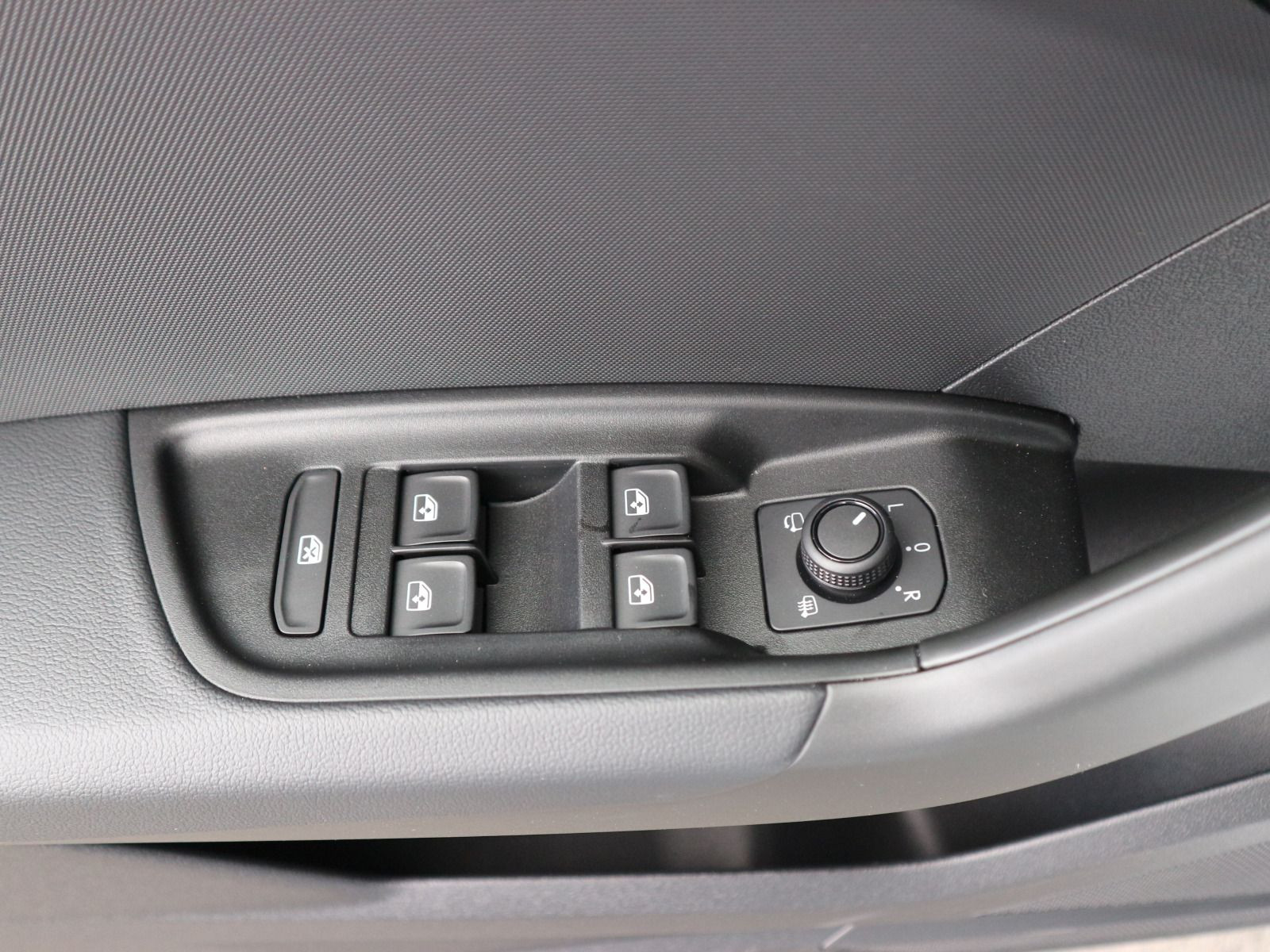 Fahrzeugabbildung Audi A1 Sportback S line 30 TFSI S tronic*CARPLAY*LED*
