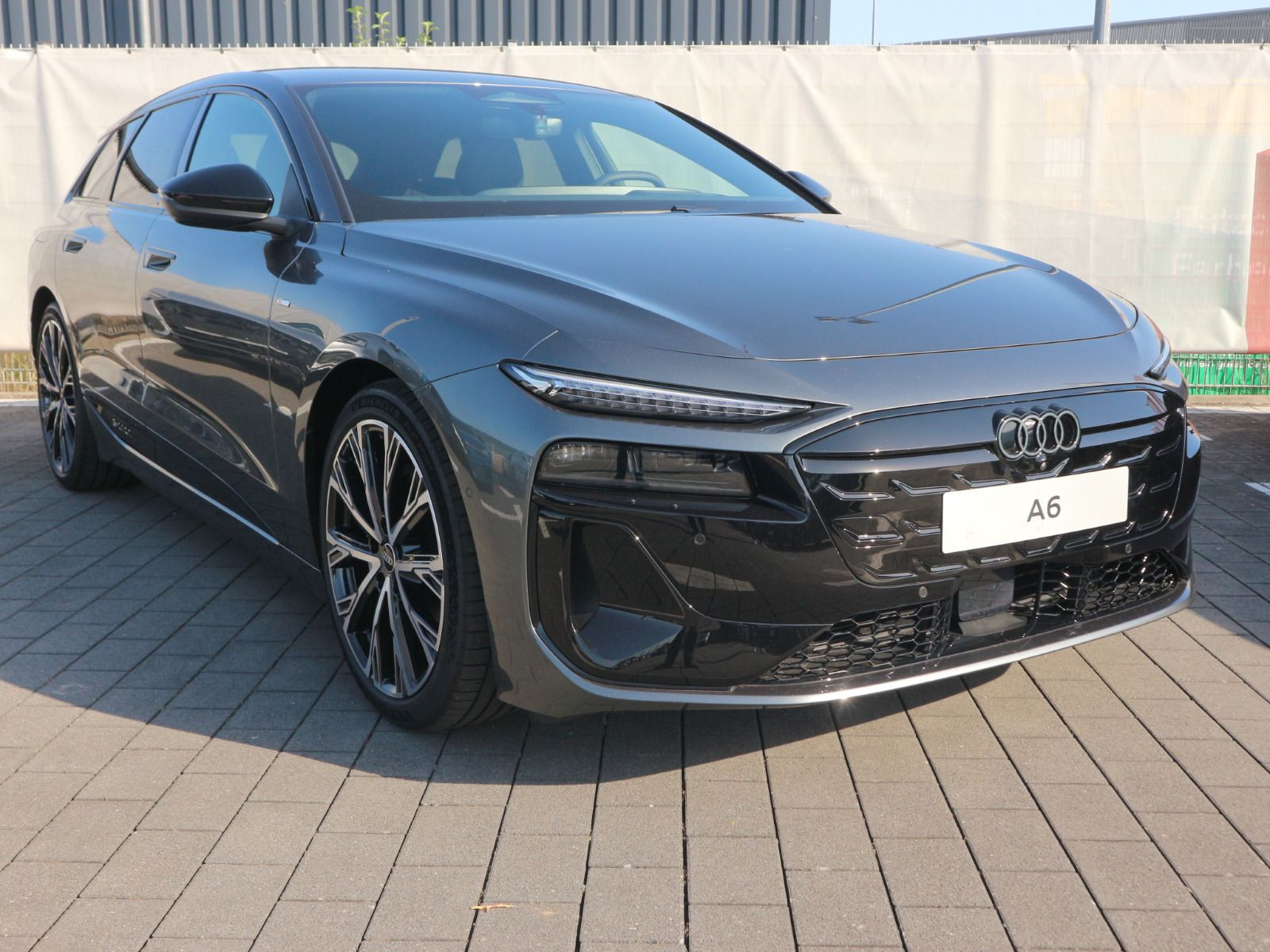 Fahrzeugabbildung Audi A6 Avant e-tron S line business performance*0,25%*
