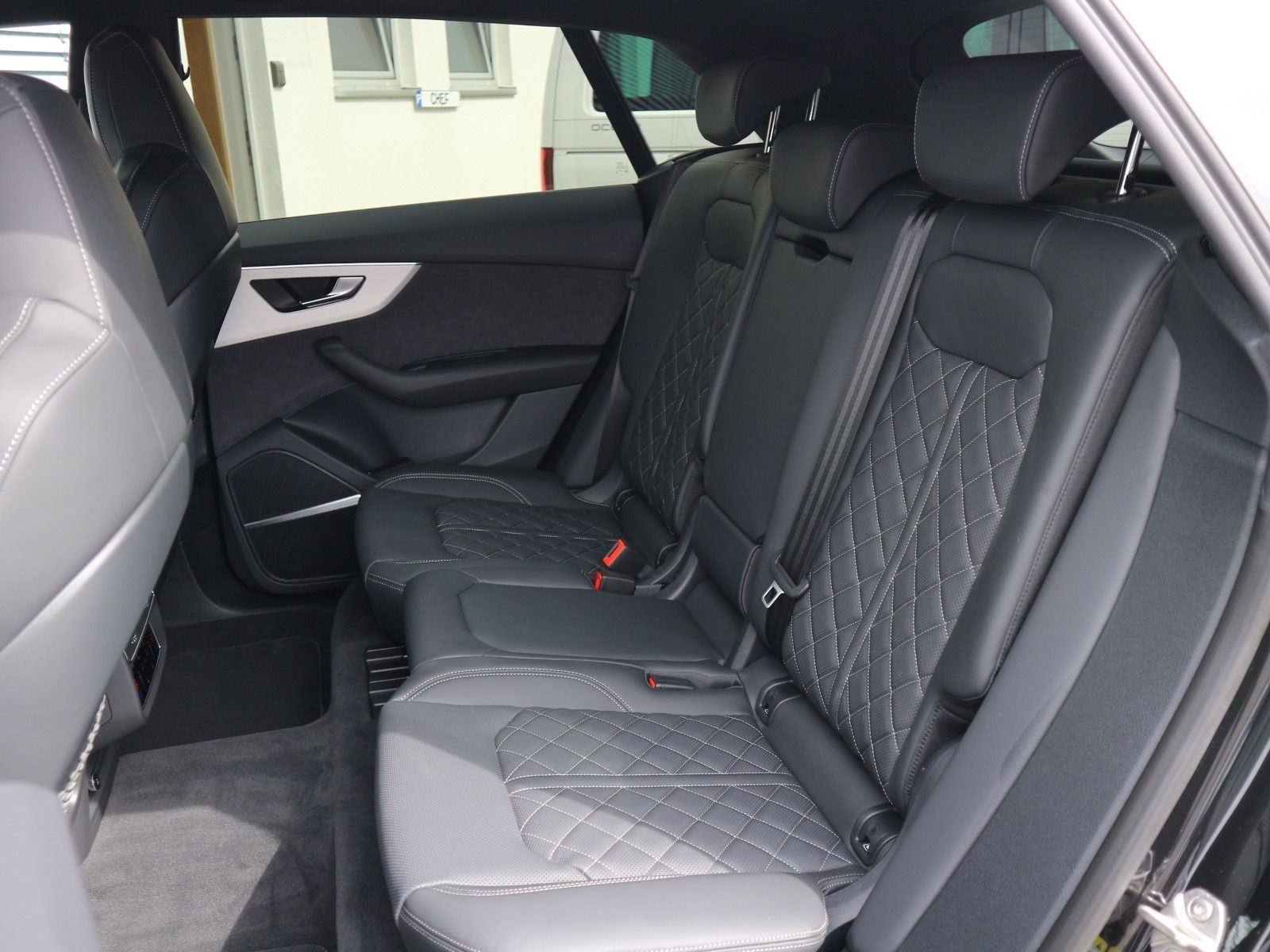 Fahrzeugabbildung Audi Q8 50 TDI quattro ACC*AHK*STANDHZG*360°*SITZBELÜ