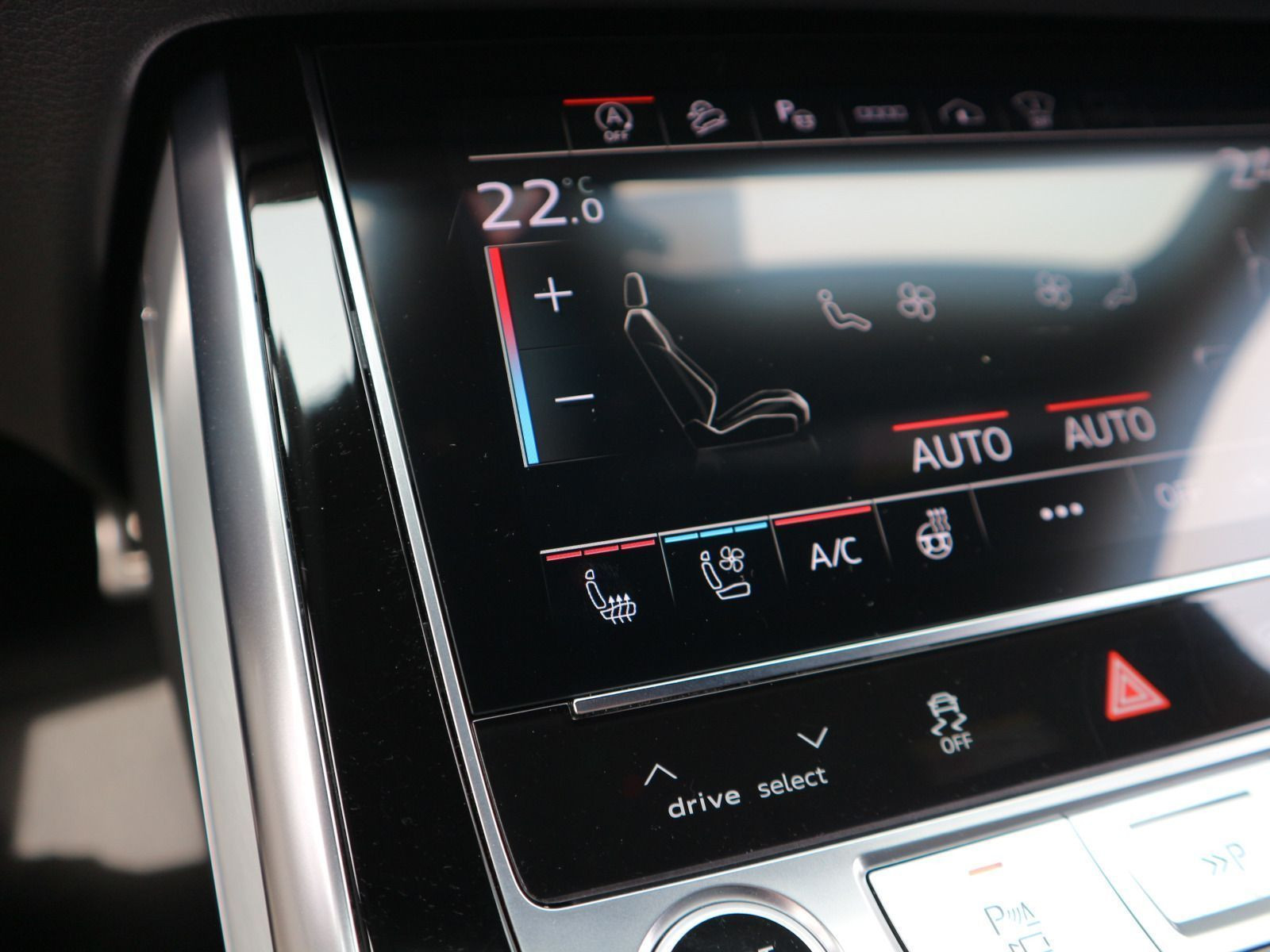 Fahrzeugabbildung Audi Q8 50 TDI quattro ACC*AHK*STANDHZG*360°*SITZBELÜ