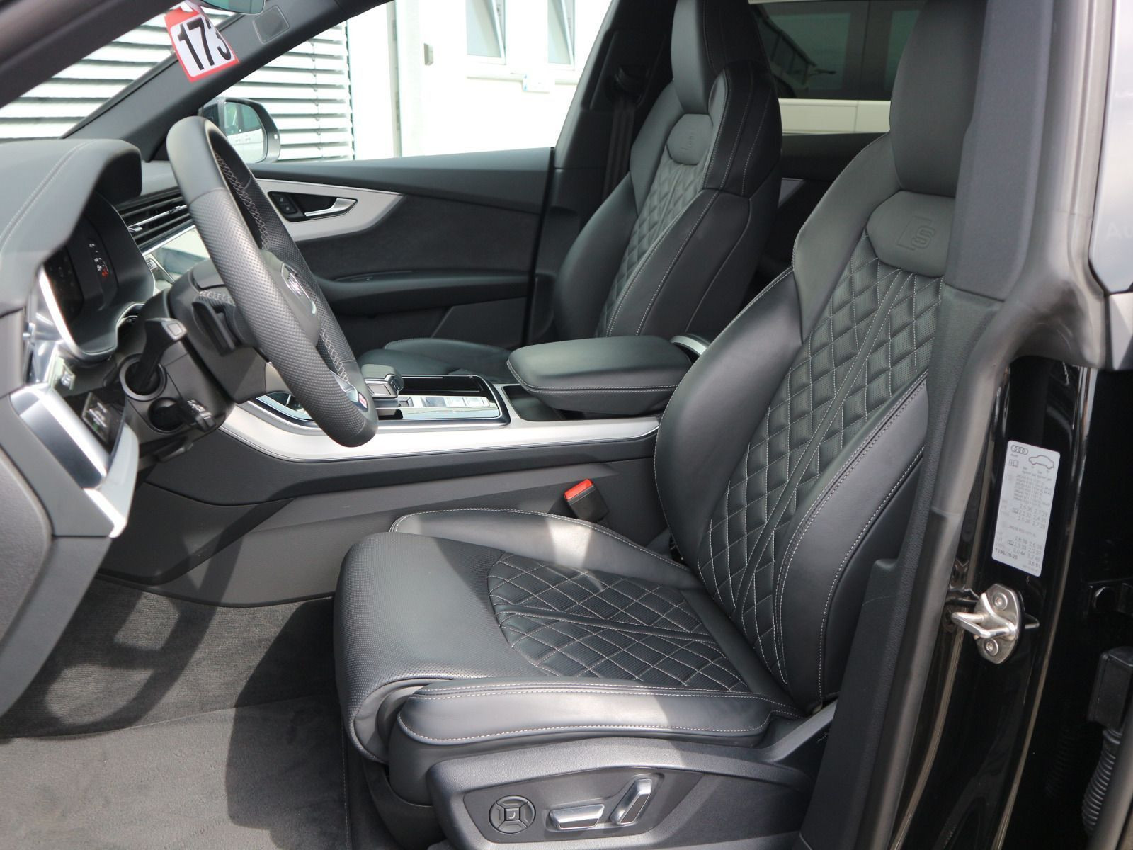 Fahrzeugabbildung Audi Q8 50 TDI quattro ACC*AHK*STANDHZG*360°*SITZBELÜ