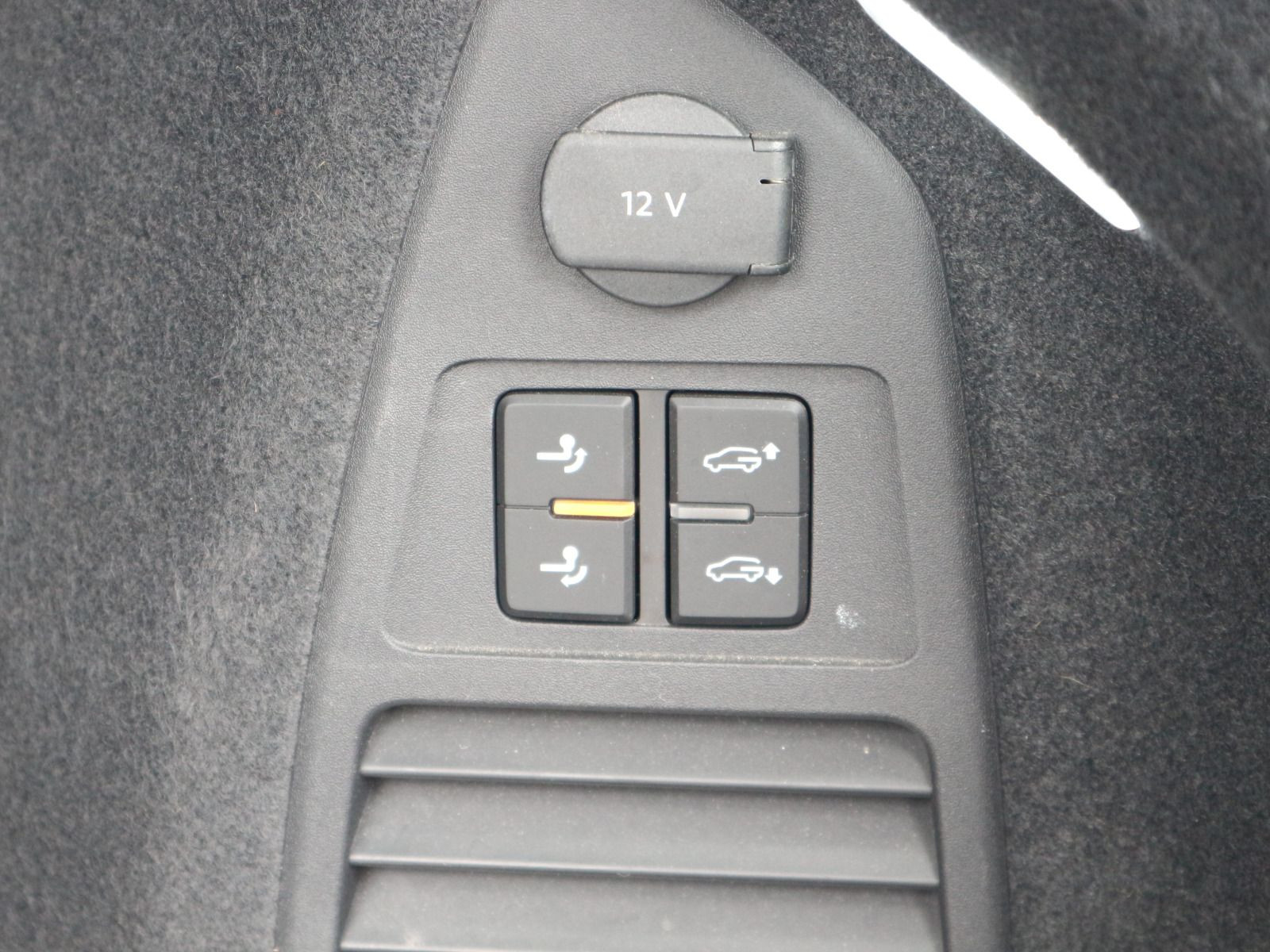 Fahrzeugabbildung Volkswagen Touareg R-Line 4.0 V8 TDI AHK MATRIX DYNAUDIO RFK
