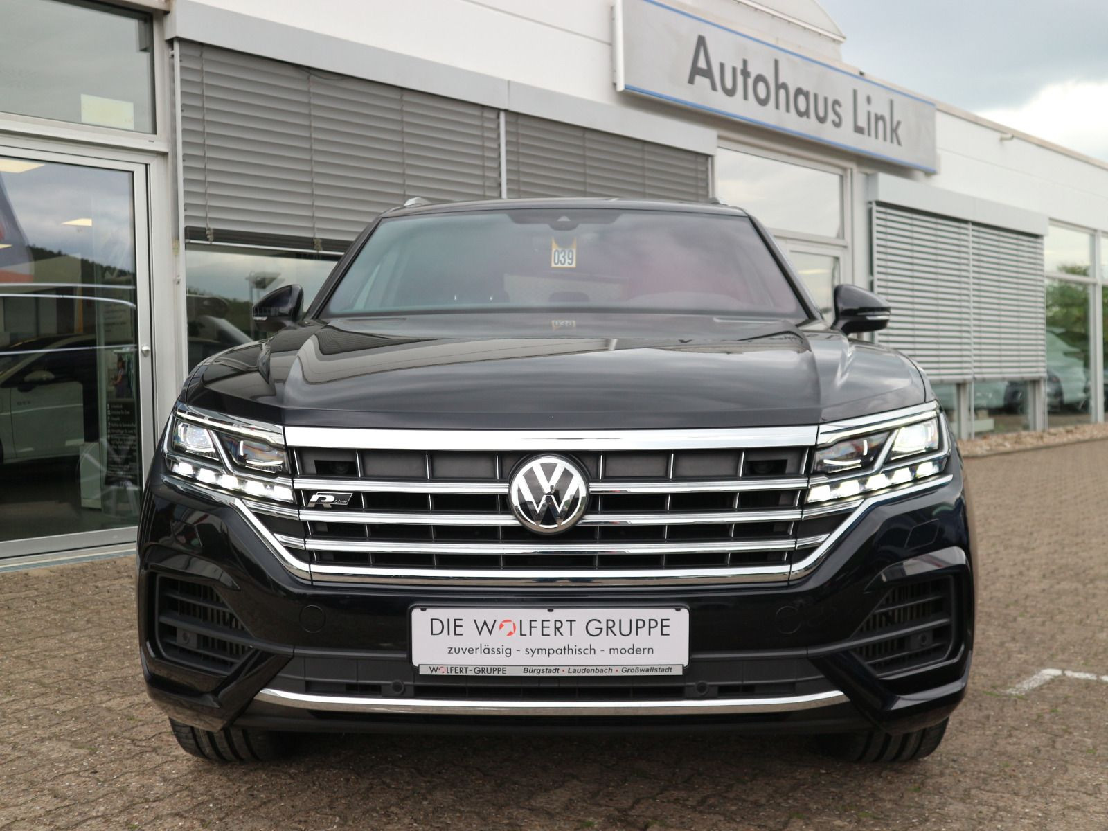 Fahrzeugabbildung Volkswagen Touareg R-Line 4.0 V8 TDI AHK MATRIX DYNAUDIO RFK
