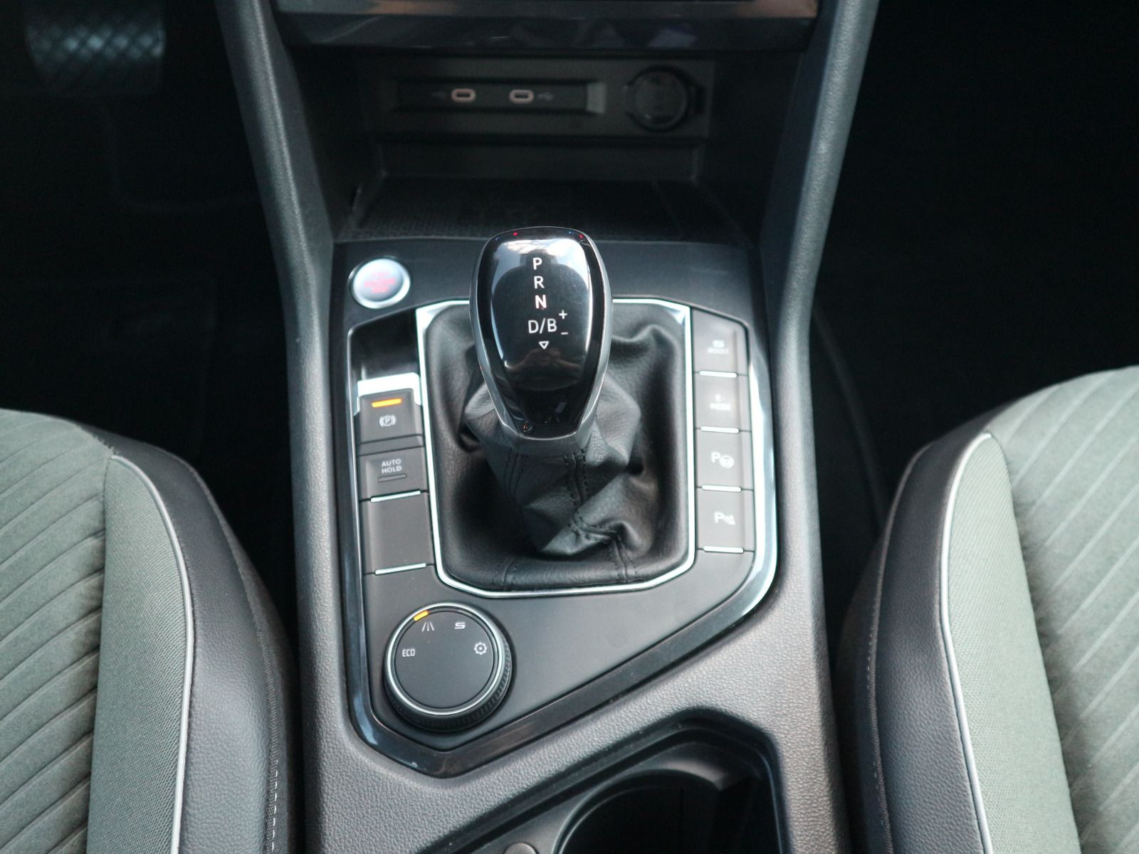 Fahrzeugabbildung SEAT Tarraco Xperience 1.4 e-Hybrid AHK RFK LED ACC
