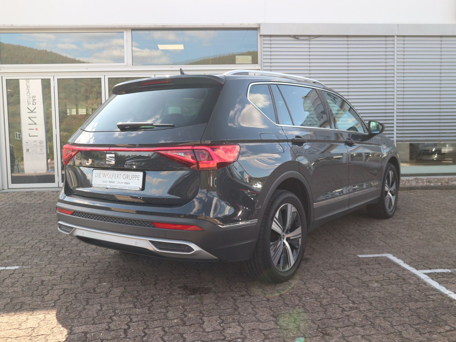 Fahrzeugabbildung SEAT Tarraco Xperience 1.4 e-Hybrid AHK RFK LED ACC
