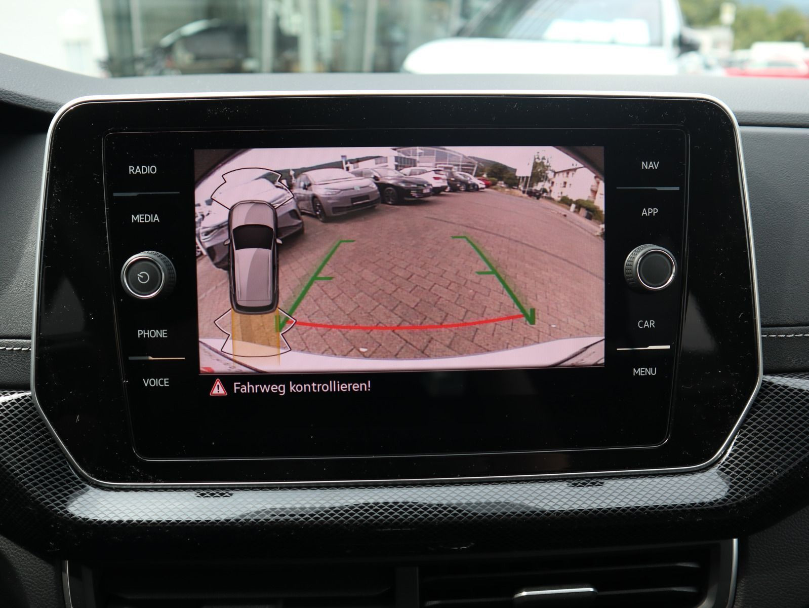 Fahrzeugabbildung Volkswagen T-Cross R-Line 1.5 TSI ACT OPF (150 PS) DSG*AHK*RFK*BLACKSTYLE*NAVI*