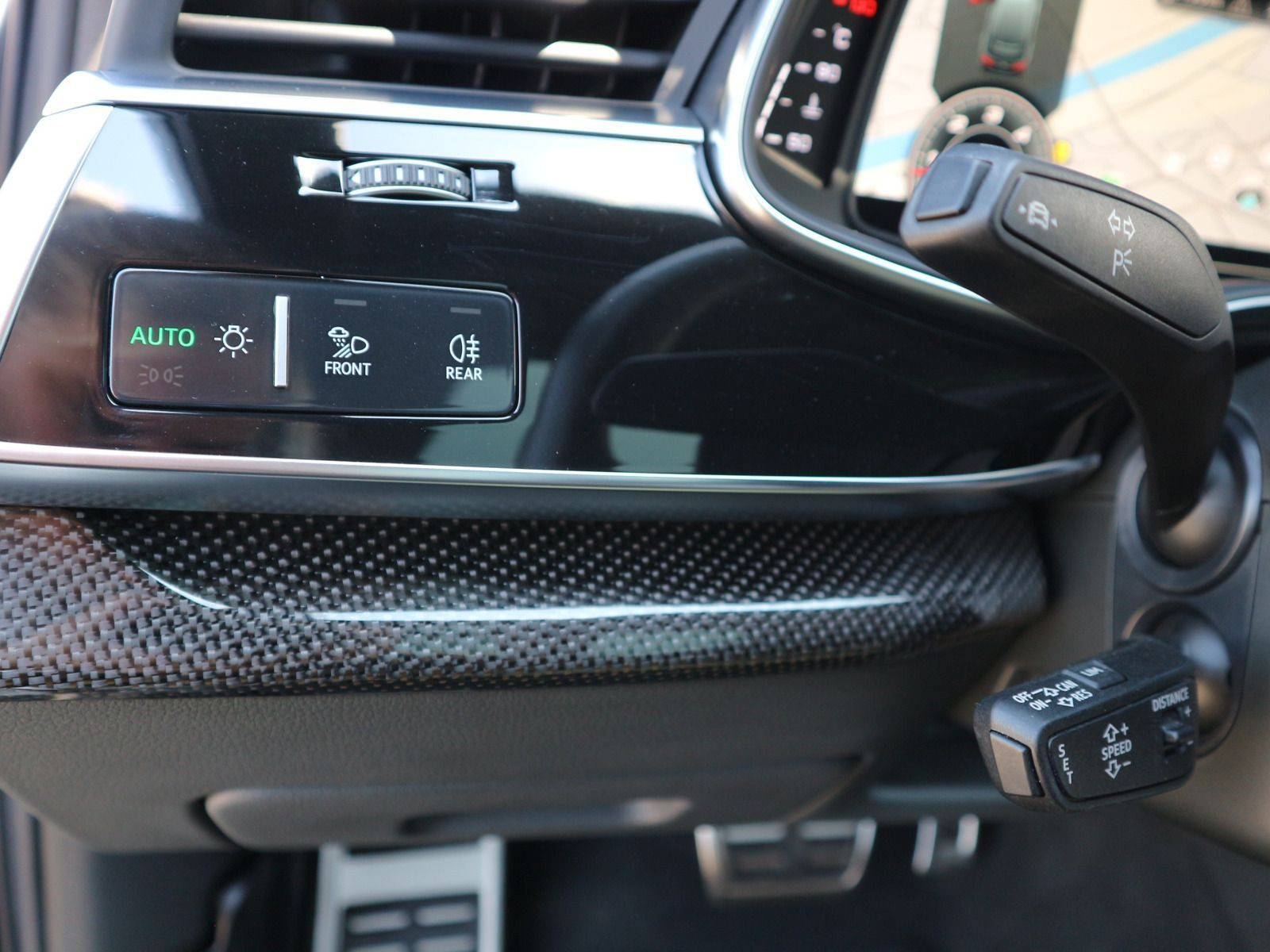 Fahrzeugabbildung Audi SQ7 4.0 TDI quattro HUD*PANO*B&O*AHK*SHZ*CARPLAY