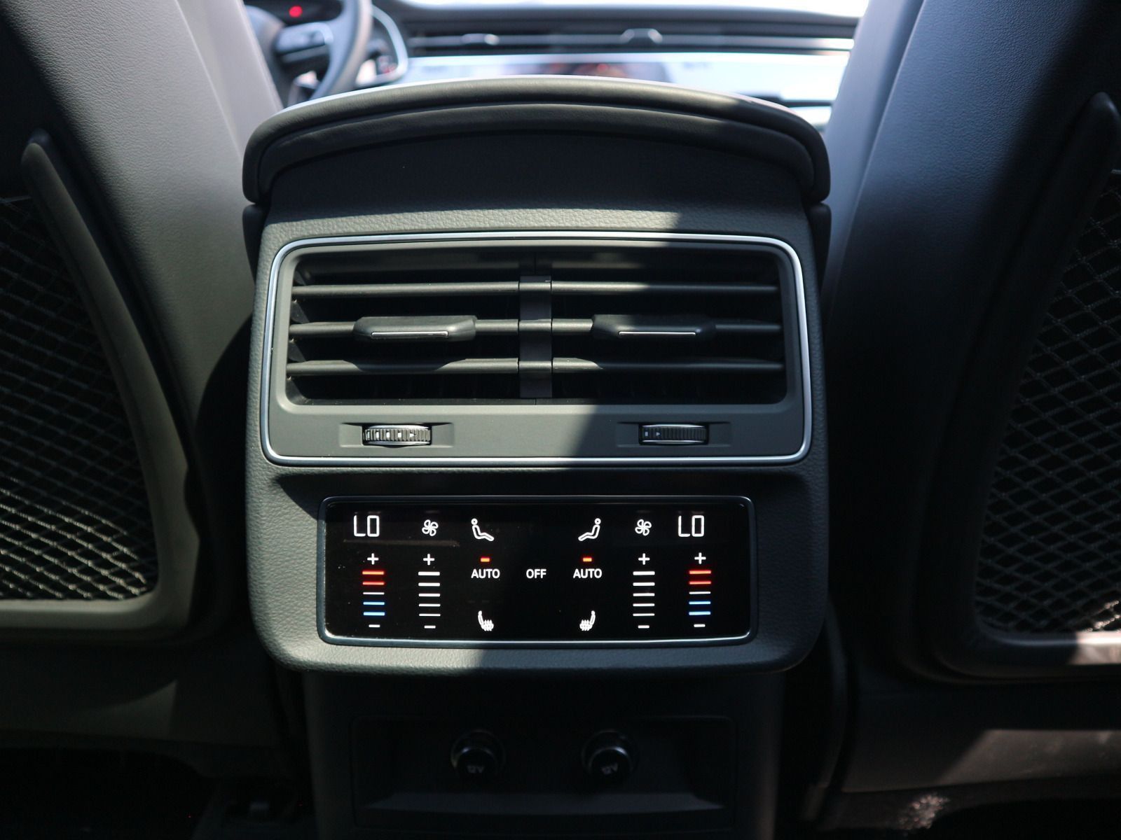 Fahrzeugabbildung Audi SQ7 4.0 TDI quattro HUD*PANO*B&O*AHK*SHZ*CARPLAY