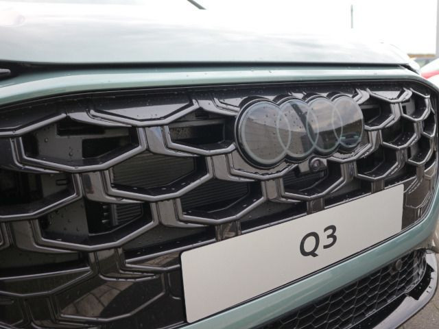 Fahrzeugabbildung Audi Q3 SUV TFSI quattro S tronic*PANO*DIGI MATRIX*