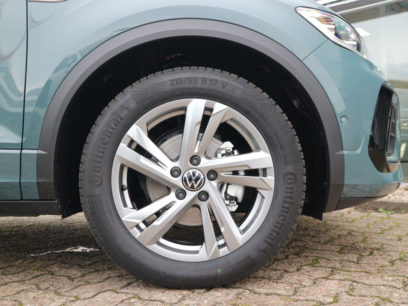 Fahrzeugabbildung Volkswagen T-Roc R-Line 1.5 TSI OPF (150 PS) DSG *AHK*KAMERA*GANZJAHRESREIFEN*