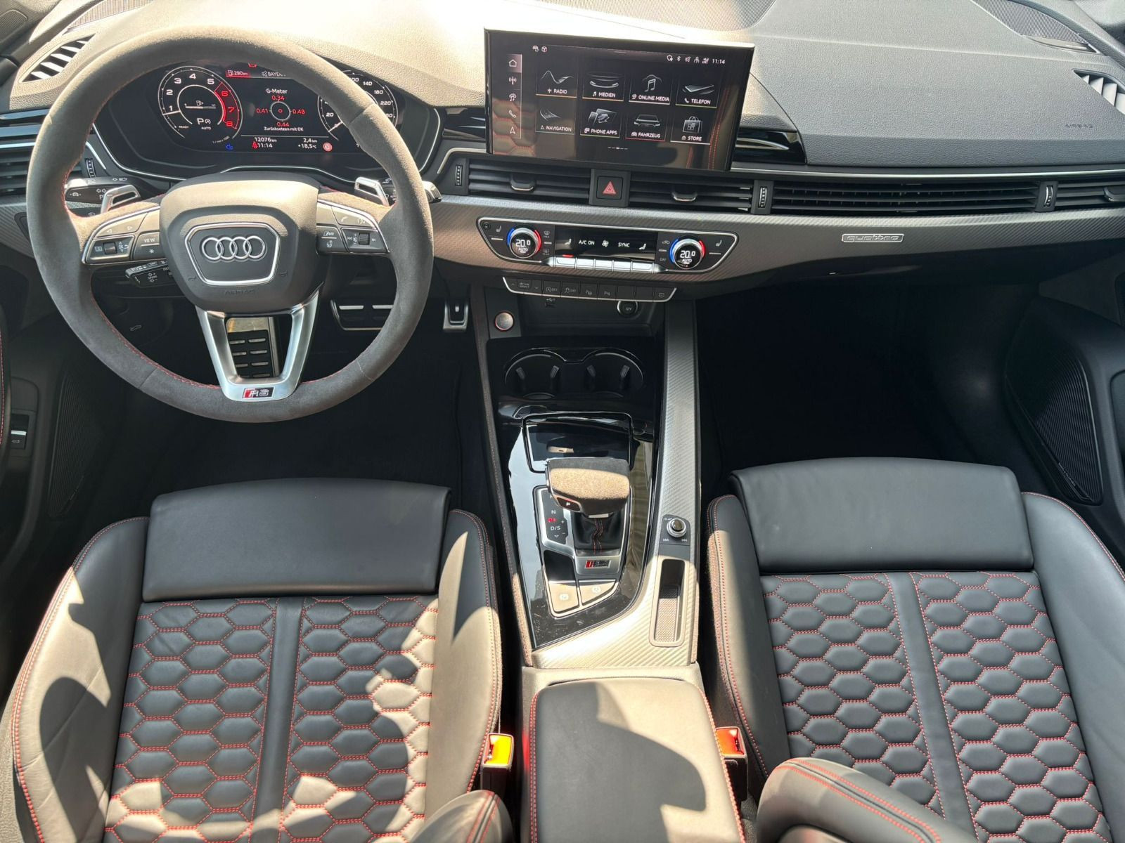 Fahrzeugabbildung Audi RS 4 Avant +WINTERRÄDER+PANORAMA+DRC FAHRWERK+