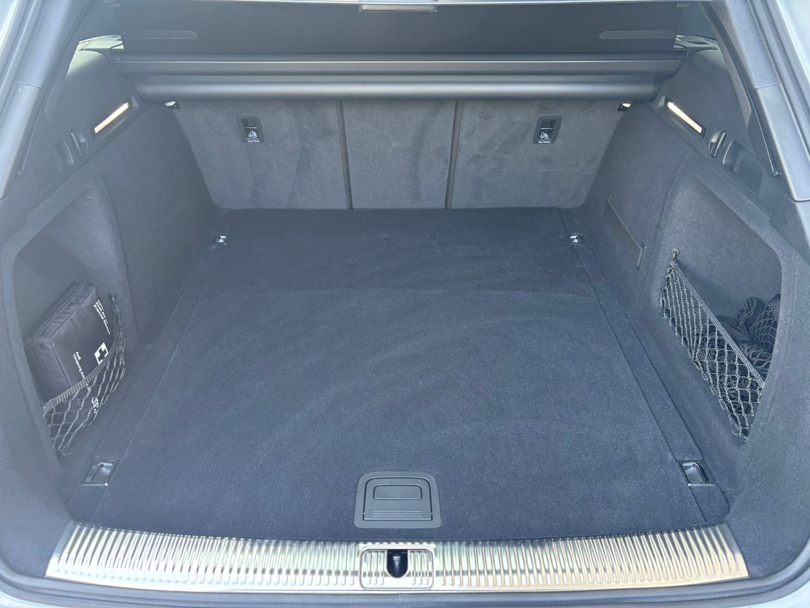 Fahrzeugabbildung Audi RS 4 Avant +WINTERRÄDER+PANORAMA+DRC FAHRWERK+