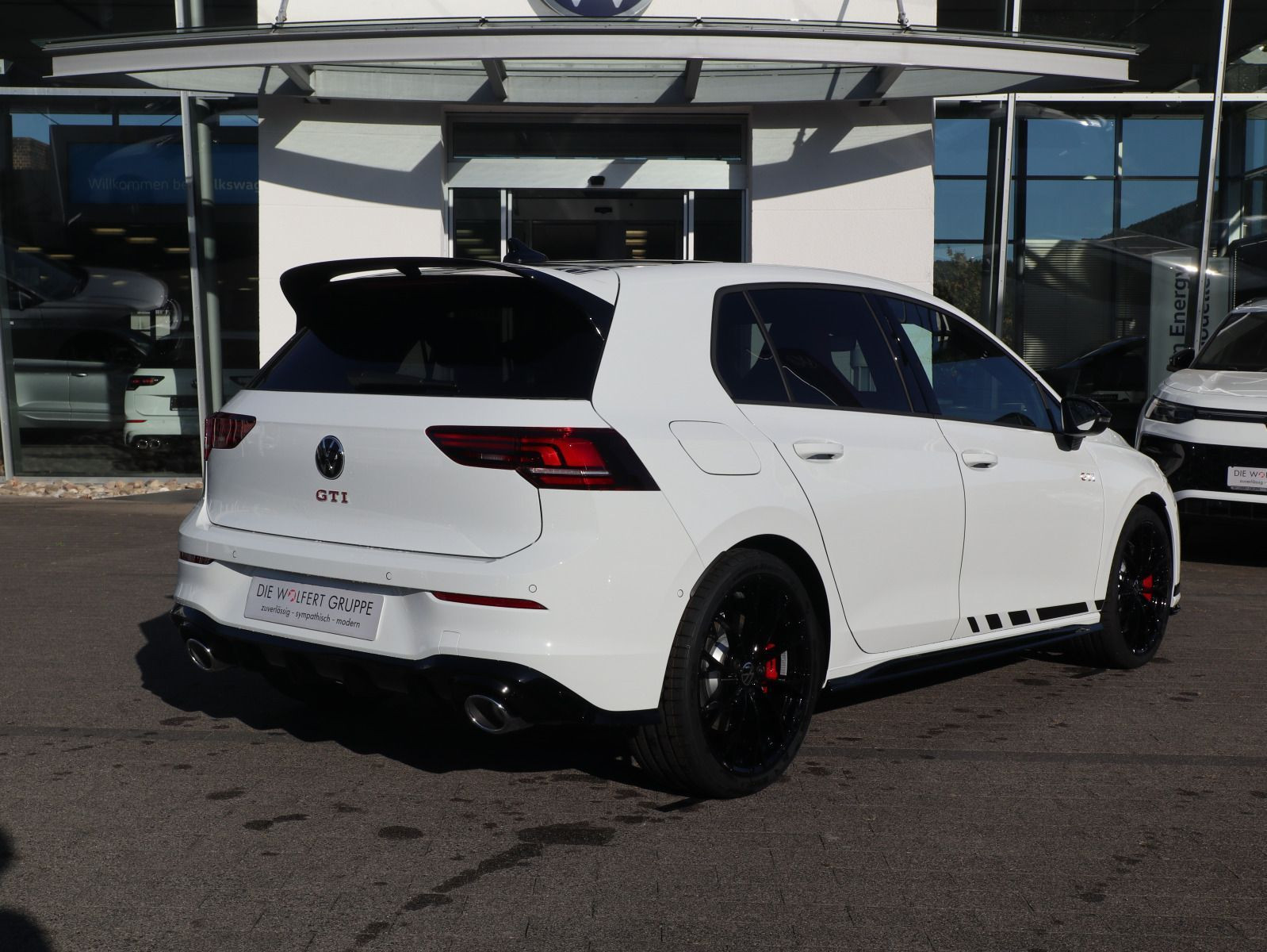Fahrzeugabbildung Volkswagen Golf GTI Clubsport 2,0 TSI OPF (300 PS) DSG *NAVI*BLACKSTYLE*19 ZOLL WARMENAU*