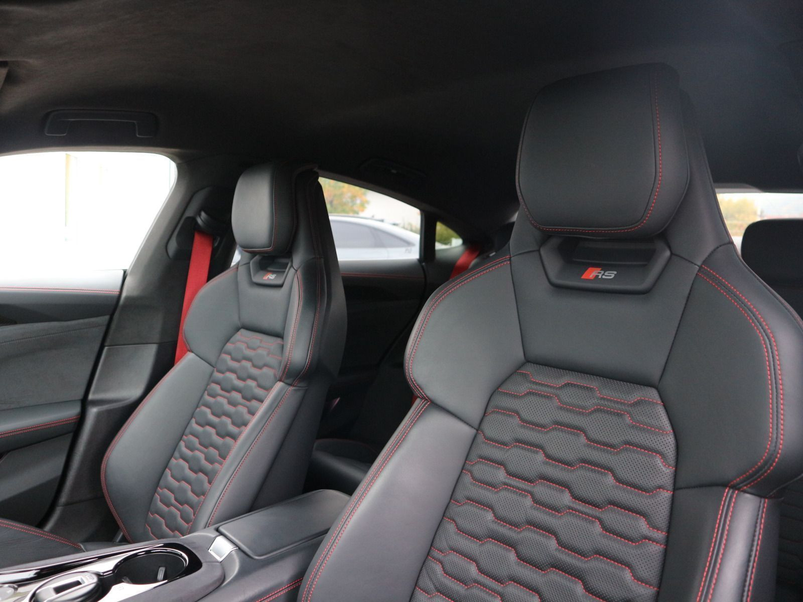 Fahrzeugabbildung Audi RS e-tron GT ACC*SITZBELÜFTUNG*HUD*360°