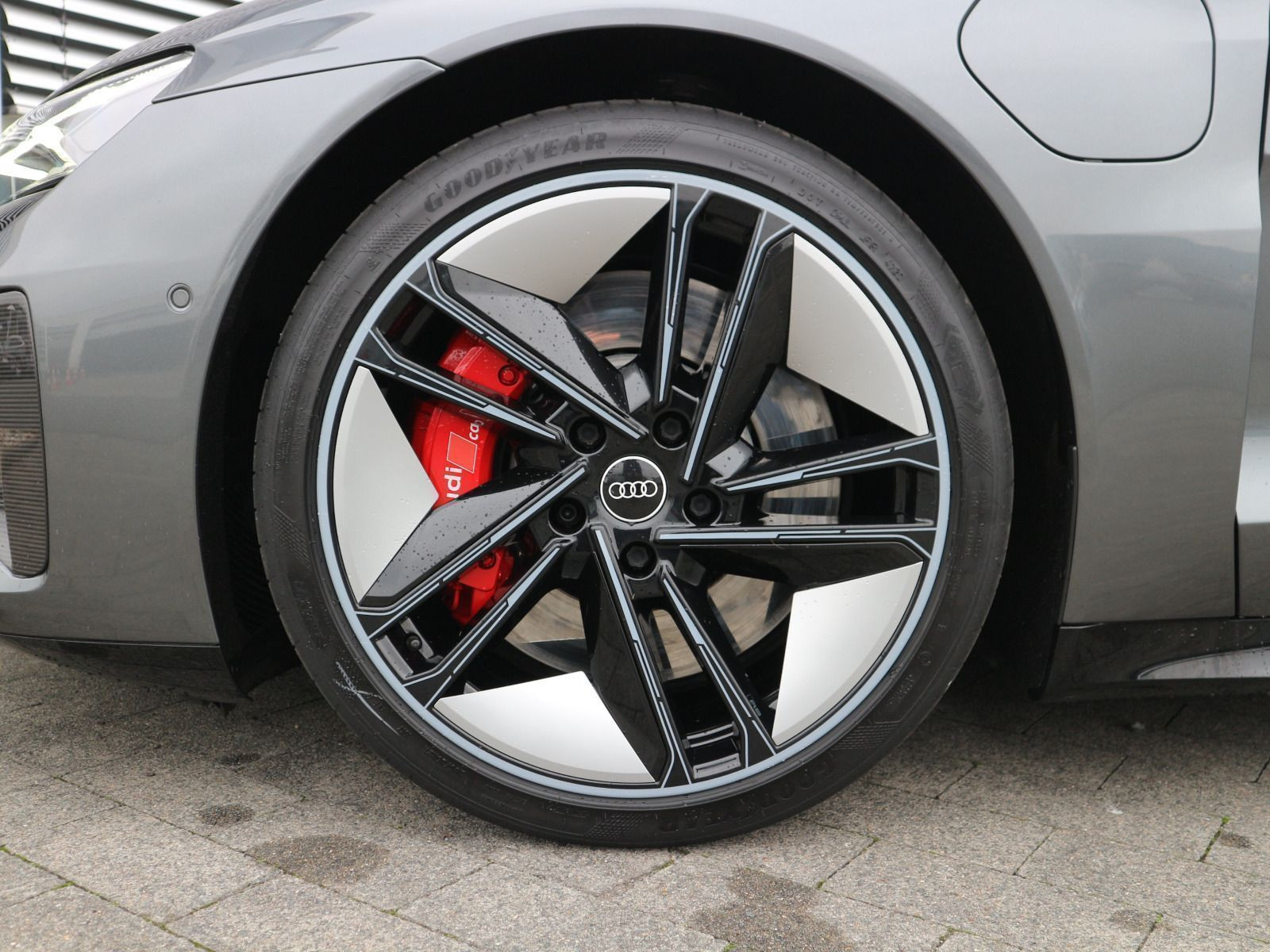 Fahrzeugabbildung Audi RS e-tron GT ACC*SITZBELÜFTUNG*HUD*360°