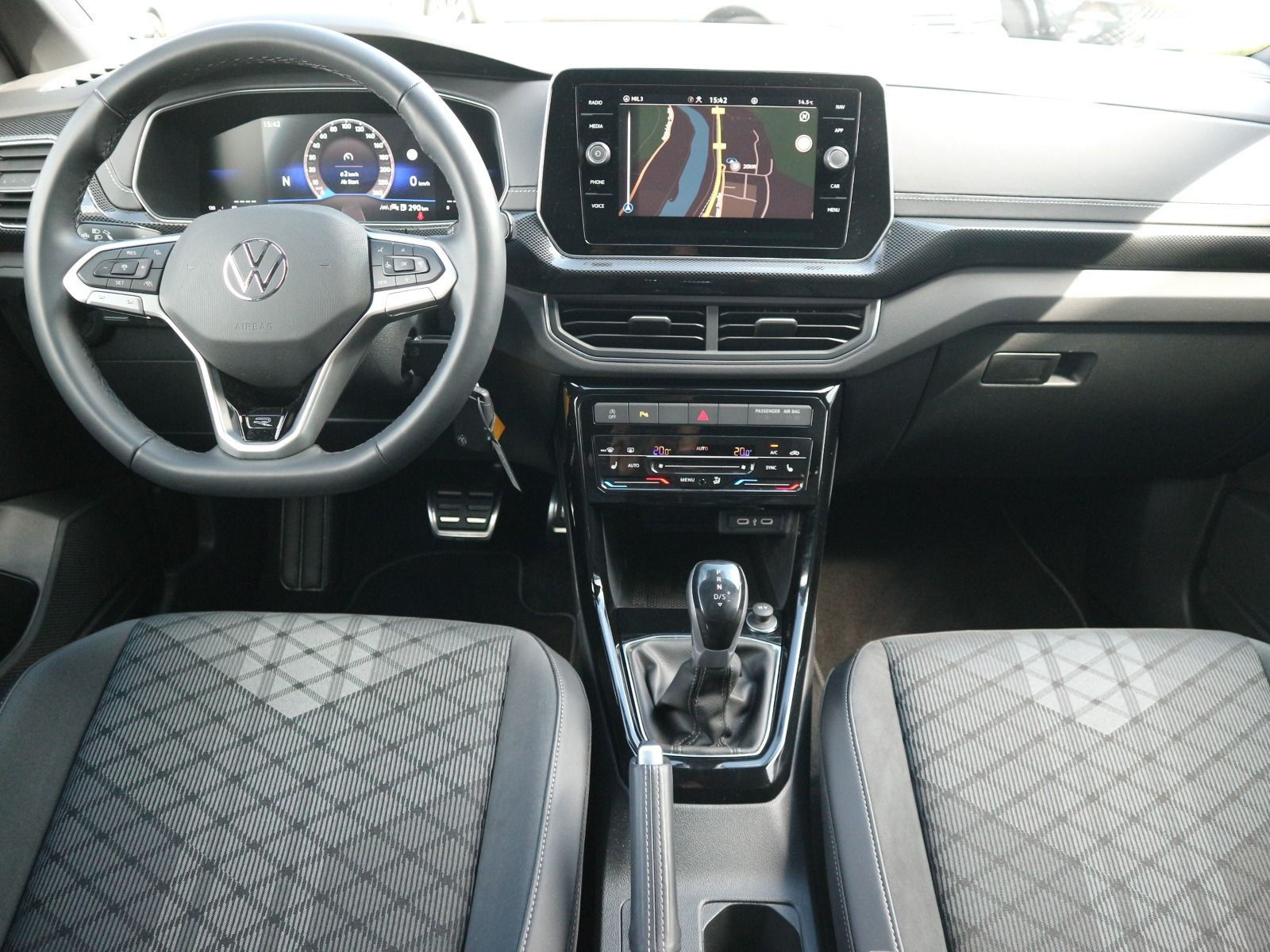 Fahrzeugabbildung Volkswagen T-Cross R-Line 1.0 TSI DSG RFK MATRIX NAVI CARPLAY