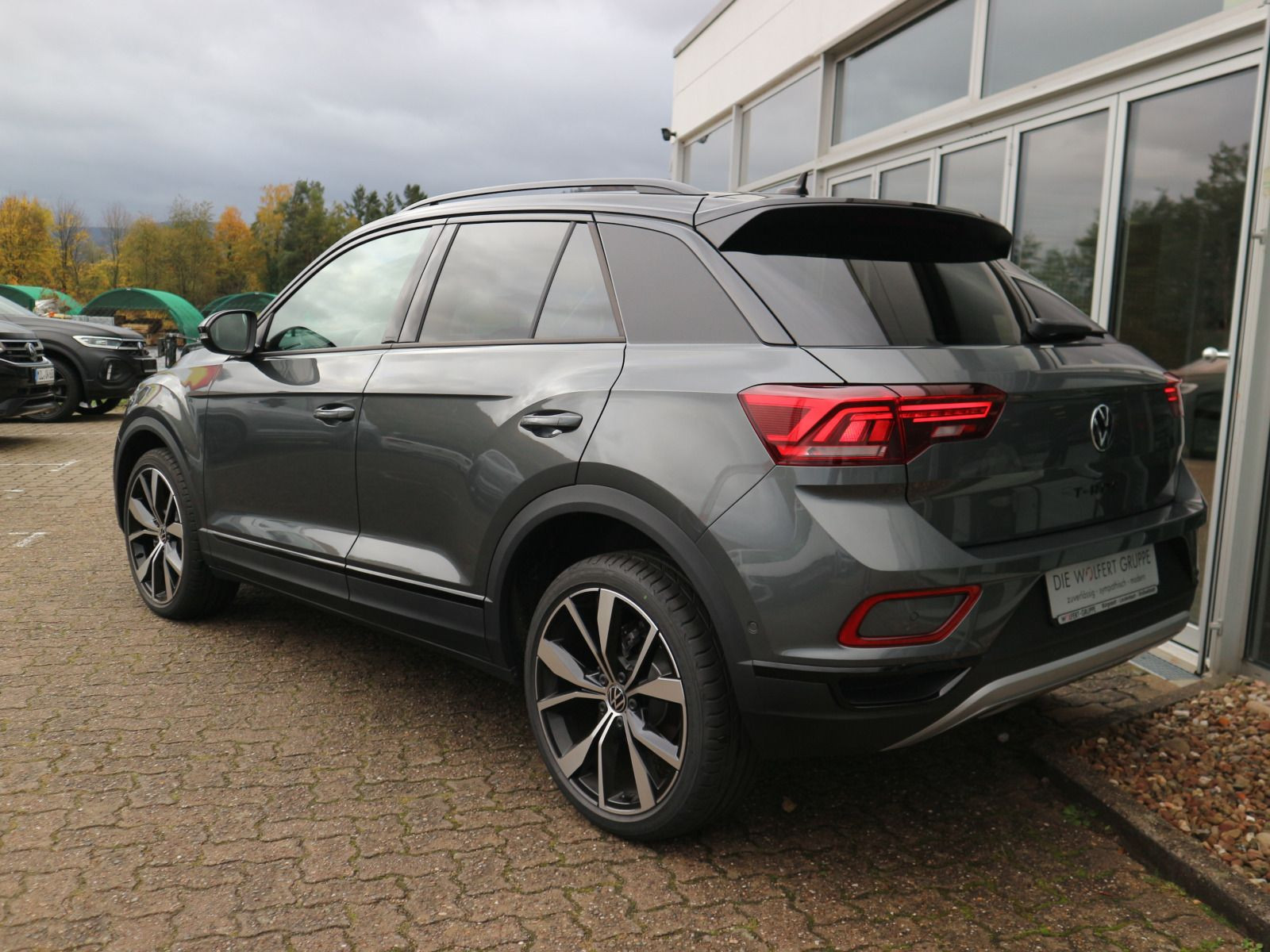 Fahrzeugabbildung Volkswagen T-Roc Style 2.0 TDI SCR (150 PS) DSG*AHK*WINTERRÄDER*