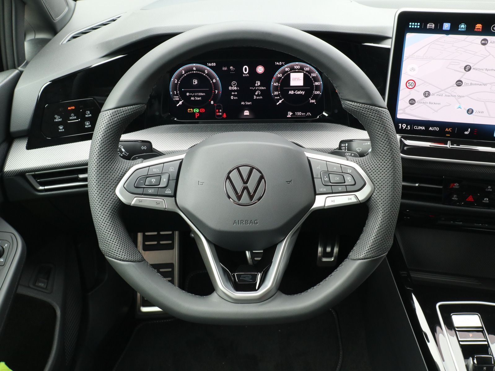 Fahrzeugabbildung Volkswagen Golf Variant R-Line 1,5 eTSI OPF (150 PS) DSG *AHK*NAVI*BLACKSTYLE