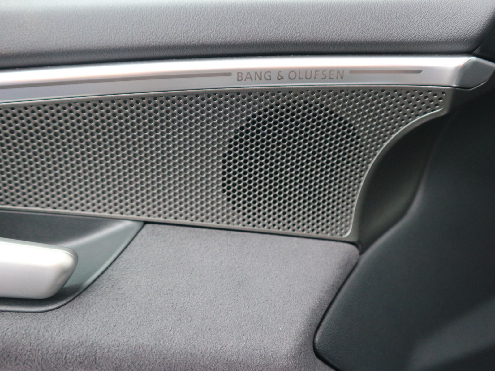 Fahrzeugabbildung Audi A5 Avant e-hybrid quattro S line S tronic*PANO*