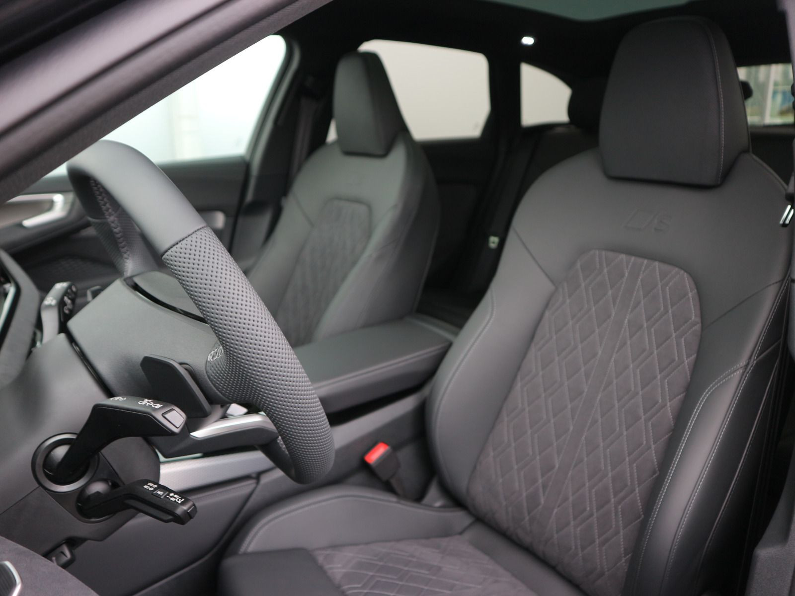 Fahrzeugabbildung Audi A5 Avant e-hybrid quattro S line S tronic*PANO*