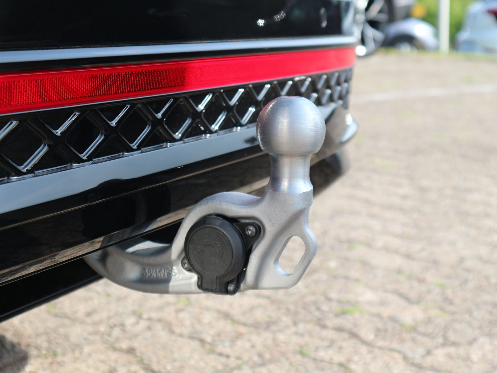 Fahrzeugabbildung Volkswagen Passat R-Line 2,0 l TSI OPF 4MOTION (265 PS) DSG *BLACKSTYLE*AHK*