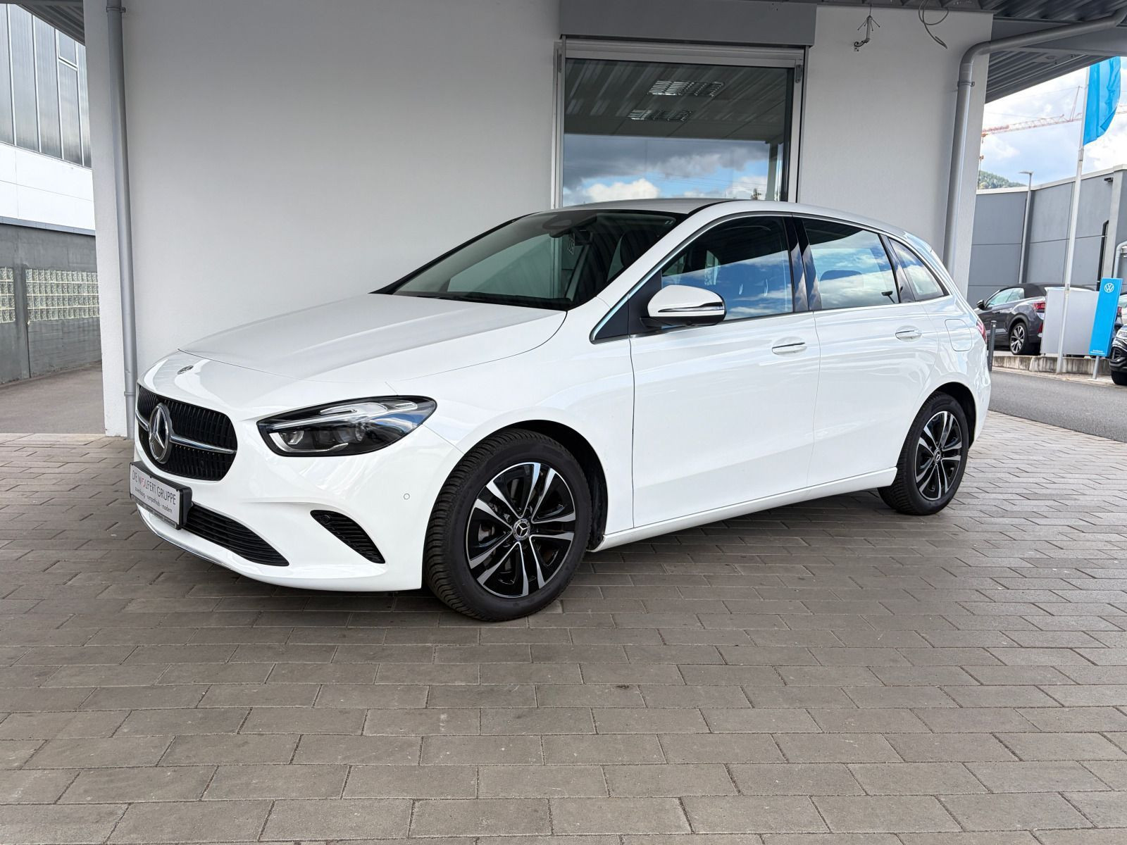 Fahrzeugabbildung Mercedes-Benz B 250 e Progressive 360° AHK MBUX MULTIBEAM