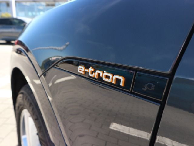 Fahrzeugabbildung Audi e-tron Sportback 55 quattro AHK*S LINE*KAMERA