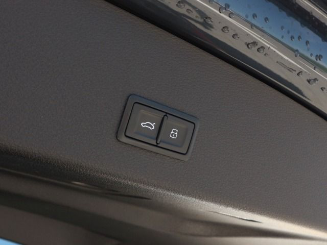 Fahrzeugabbildung Audi e-tron Sportback 55 quattro AHK*S LINE*KAMERA