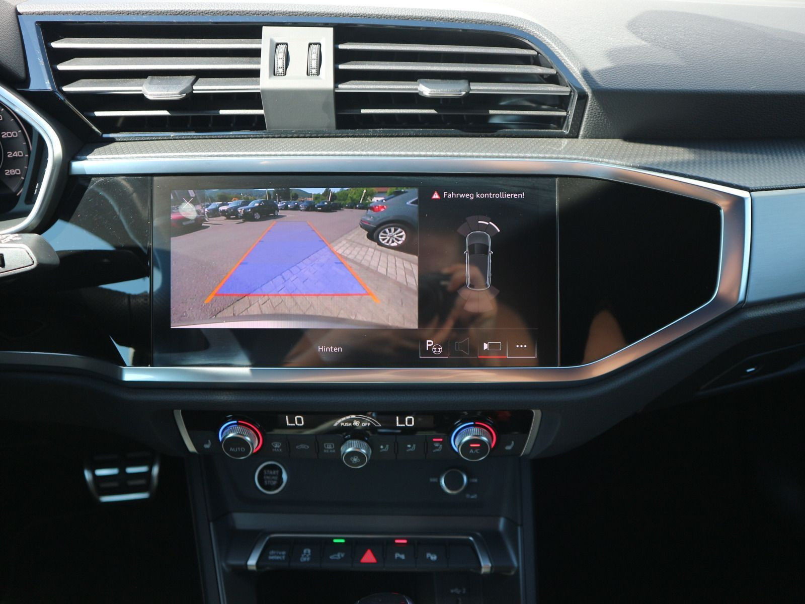 Fahrzeugabbildung Audi Q3 45 TFSI e S line ACC*CARPLAY*RFK