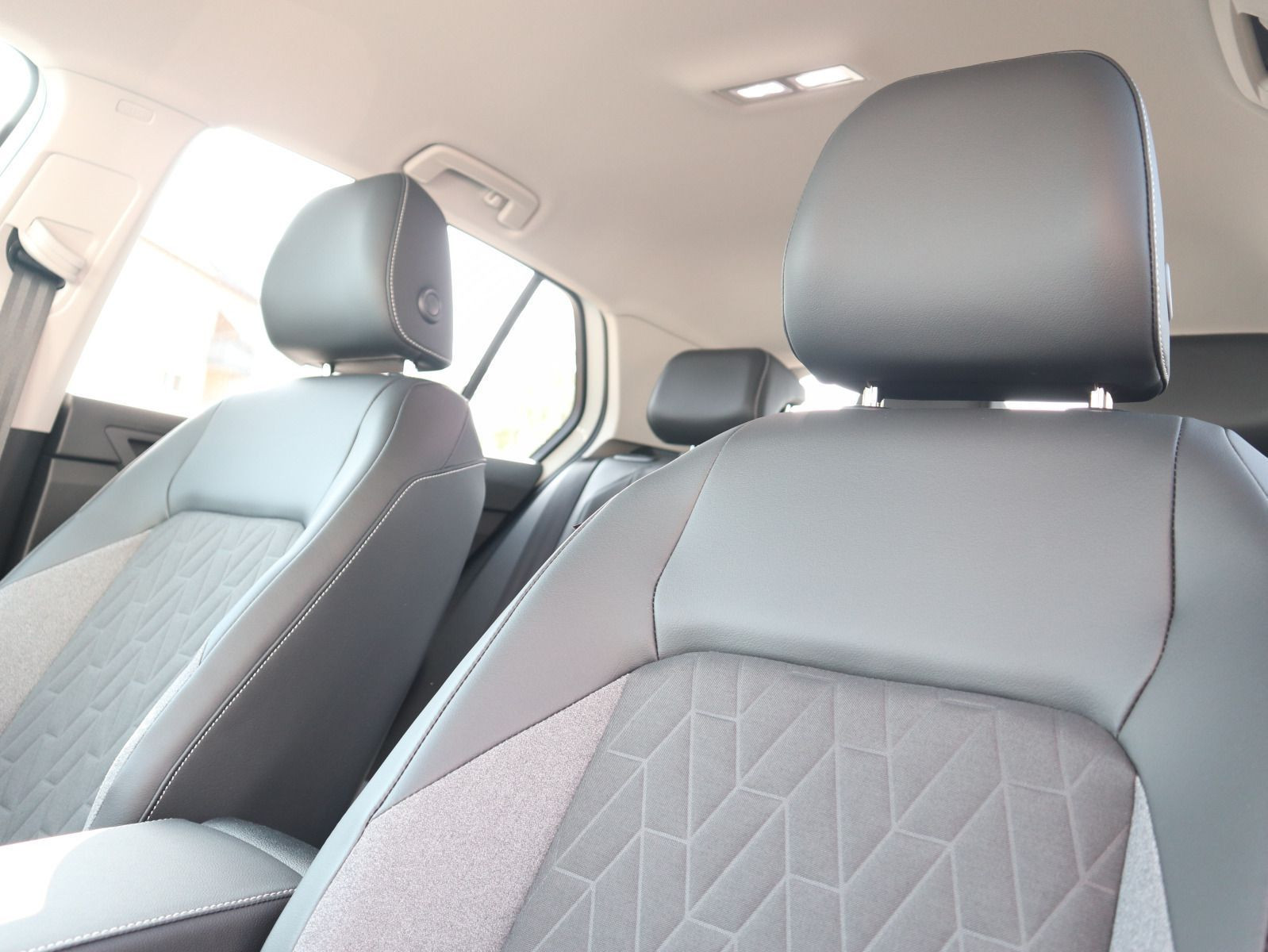 Fahrzeugabbildung Volkswagen Golf GOAL 1.5 TSI 6-Gang AHK NAVI RFK ALLWETTER