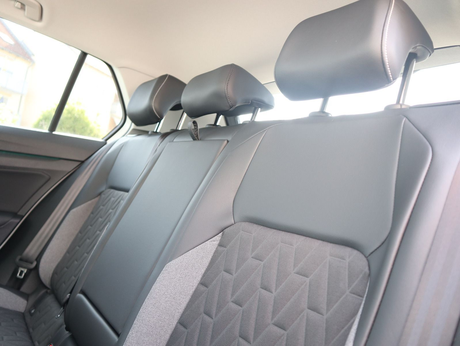 Fahrzeugabbildung Volkswagen Golf GOAL 1.5 TSI 6-Gang AHK NAVI RFK ALLWETTER