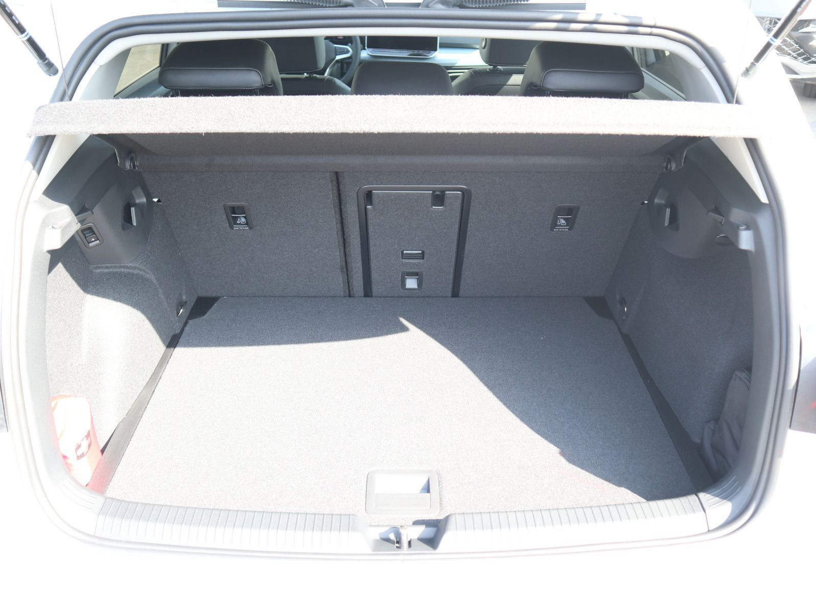 Fahrzeugabbildung Volkswagen Golf GOAL 1.5 TSI 6-Gang AHK NAVI RFK ALLWETTER