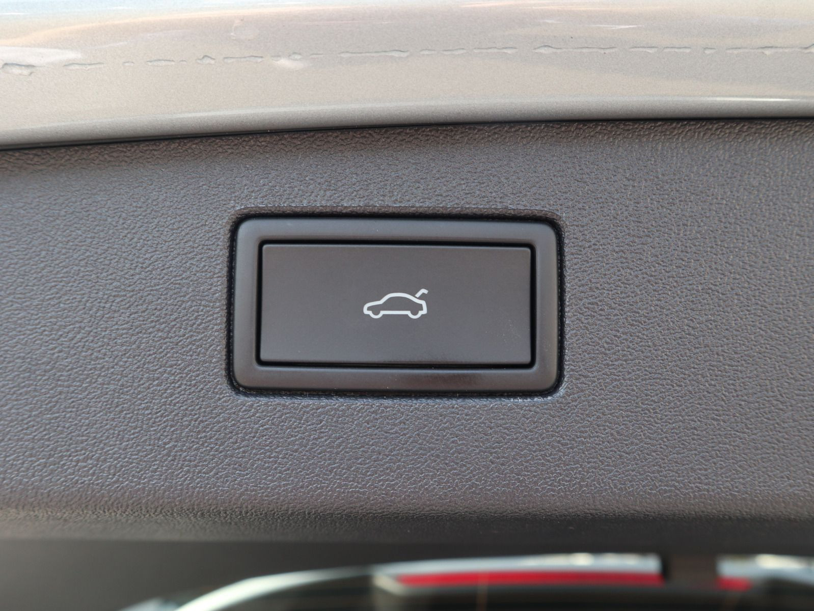 Fahrzeugabbildung Volkswagen Tiguan R-Line 2,0 TSI OPF 4MOTION (265 PS) DSG*AHK*HARMAN KARDON*LEDER*